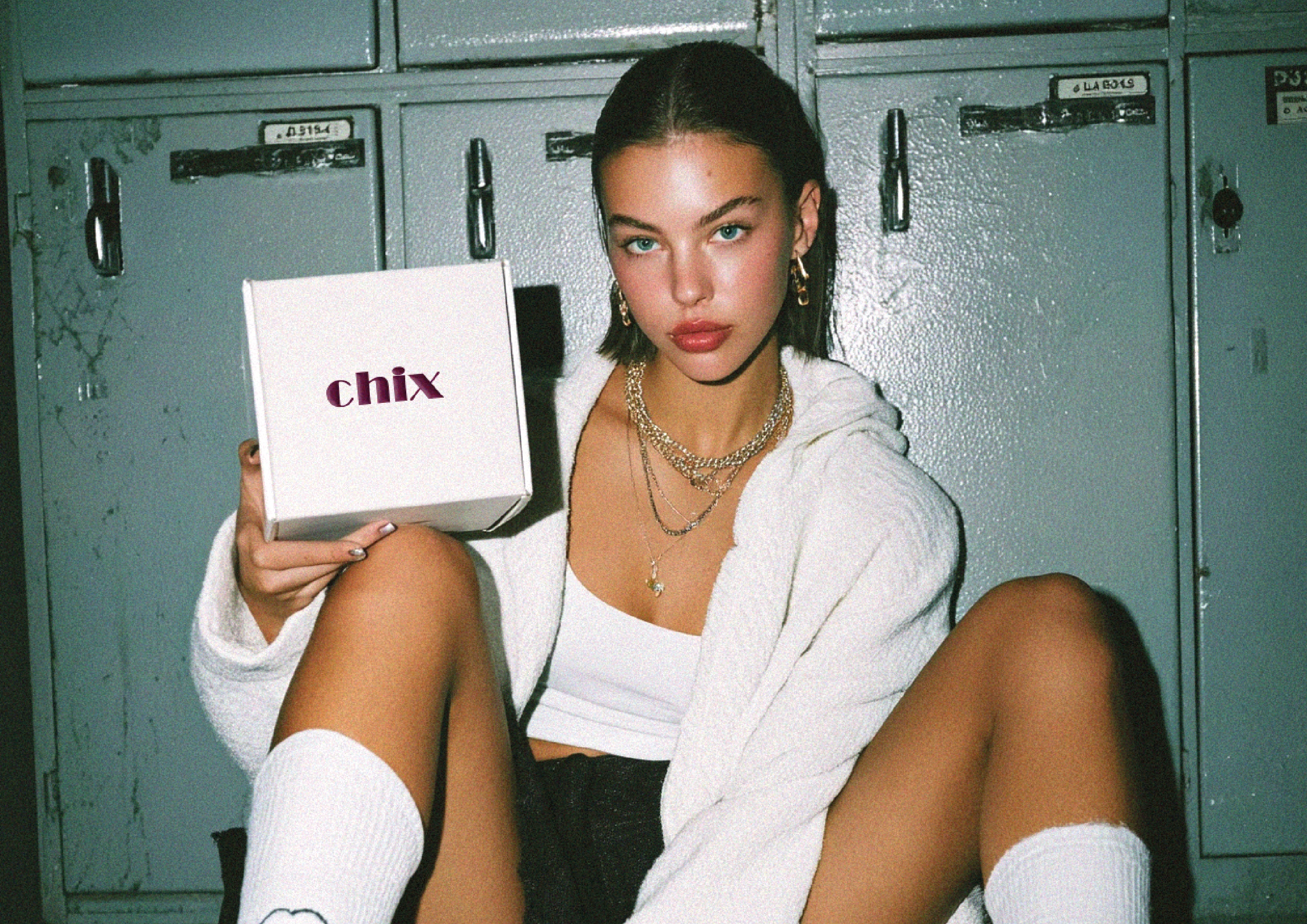 Брендинг, брендбук, фирменный стиль для бренда сумок, магазина одежды, украшений — Изображение №60 — Брендинг на Dprofile