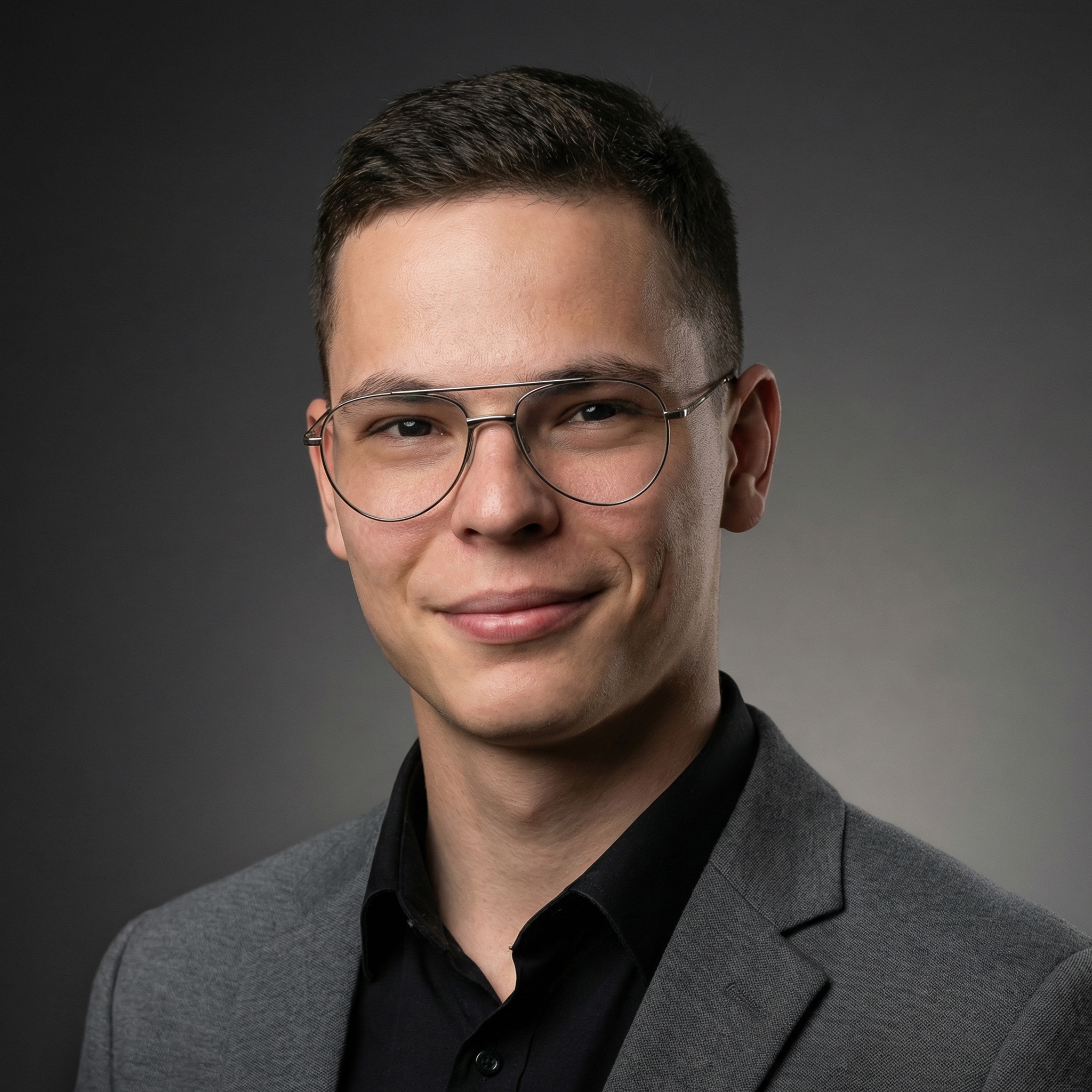 Аватар пользователя Вадим Лукашо́в