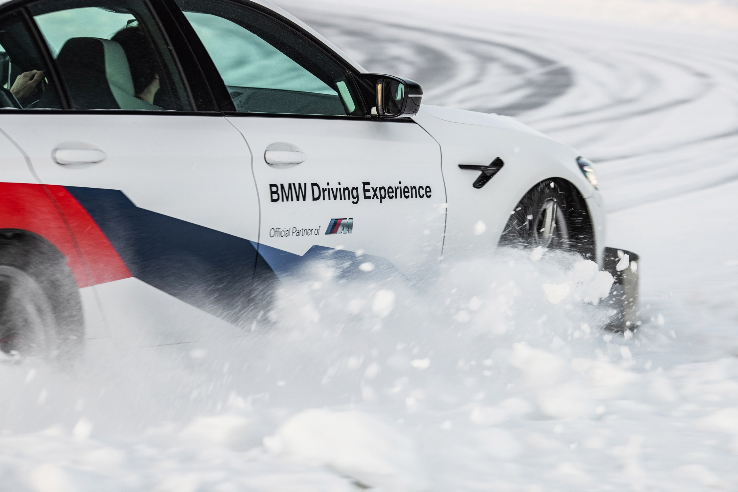 BMW Winter Challenge — Изображение №5 — Брендинг на Dprofile
