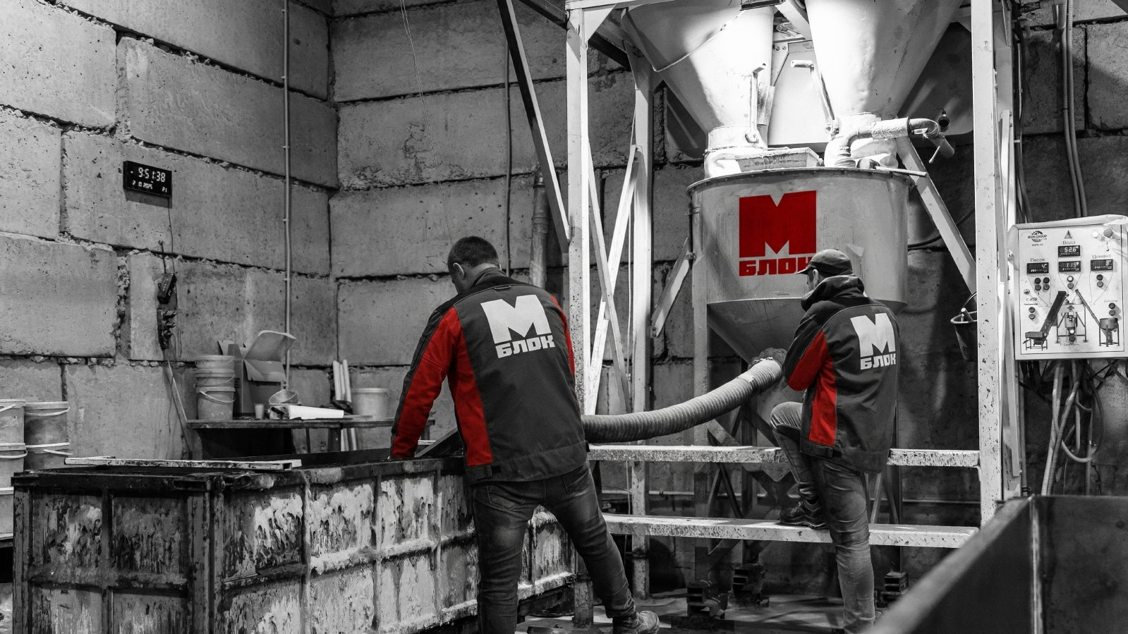 М-Блок. Газобетонный завод. — Изображение №3 — Брендинг, Графика на Dprofile