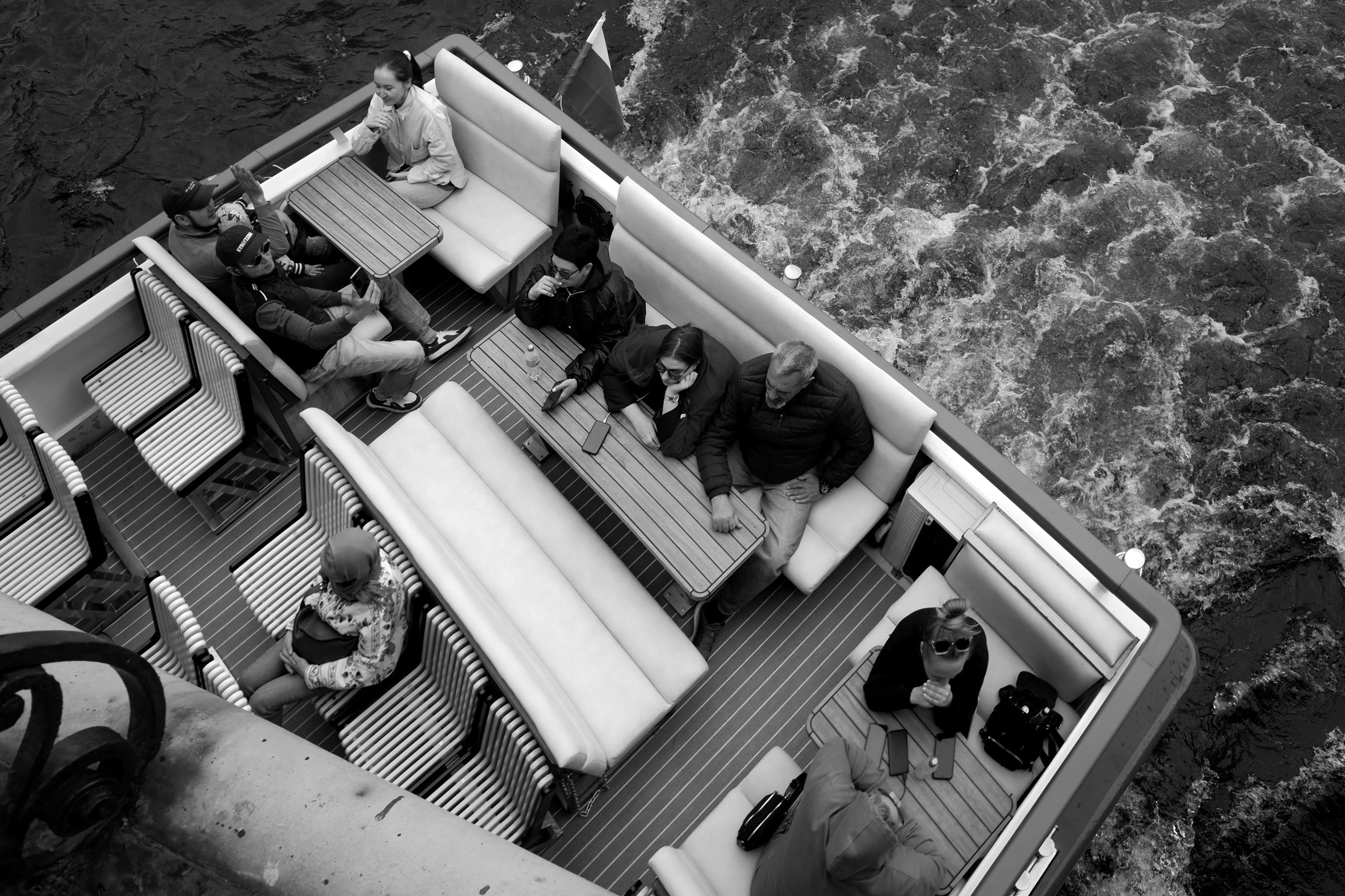 1×1 — пятидневная фотовыставка во дворе {2025} — Изображение №4 — Графика, Маркетинг на Dprofile