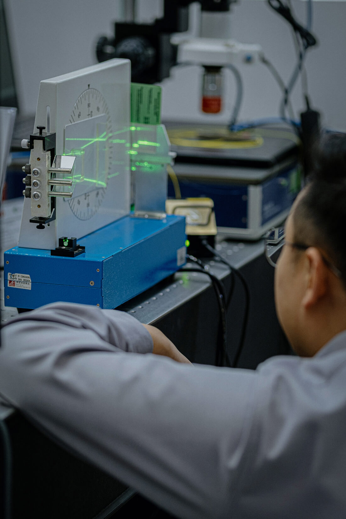 Лаборатория оптики и фотоники — Изображение №3 — Графика, Маркетинг на Dprofile