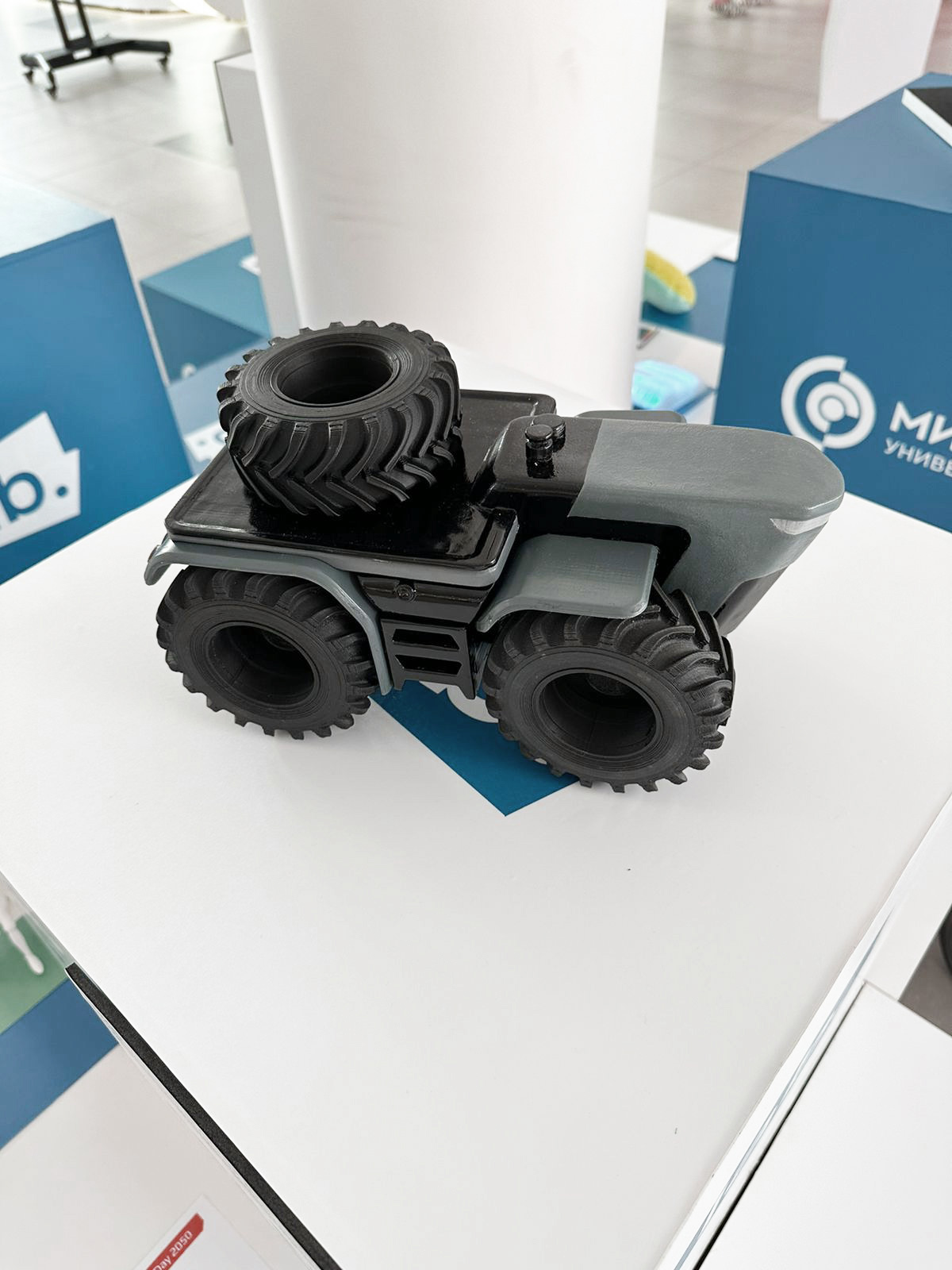 Беспилотный трактор — Изображение №30 — 3D, Промдизайн на Dprofile