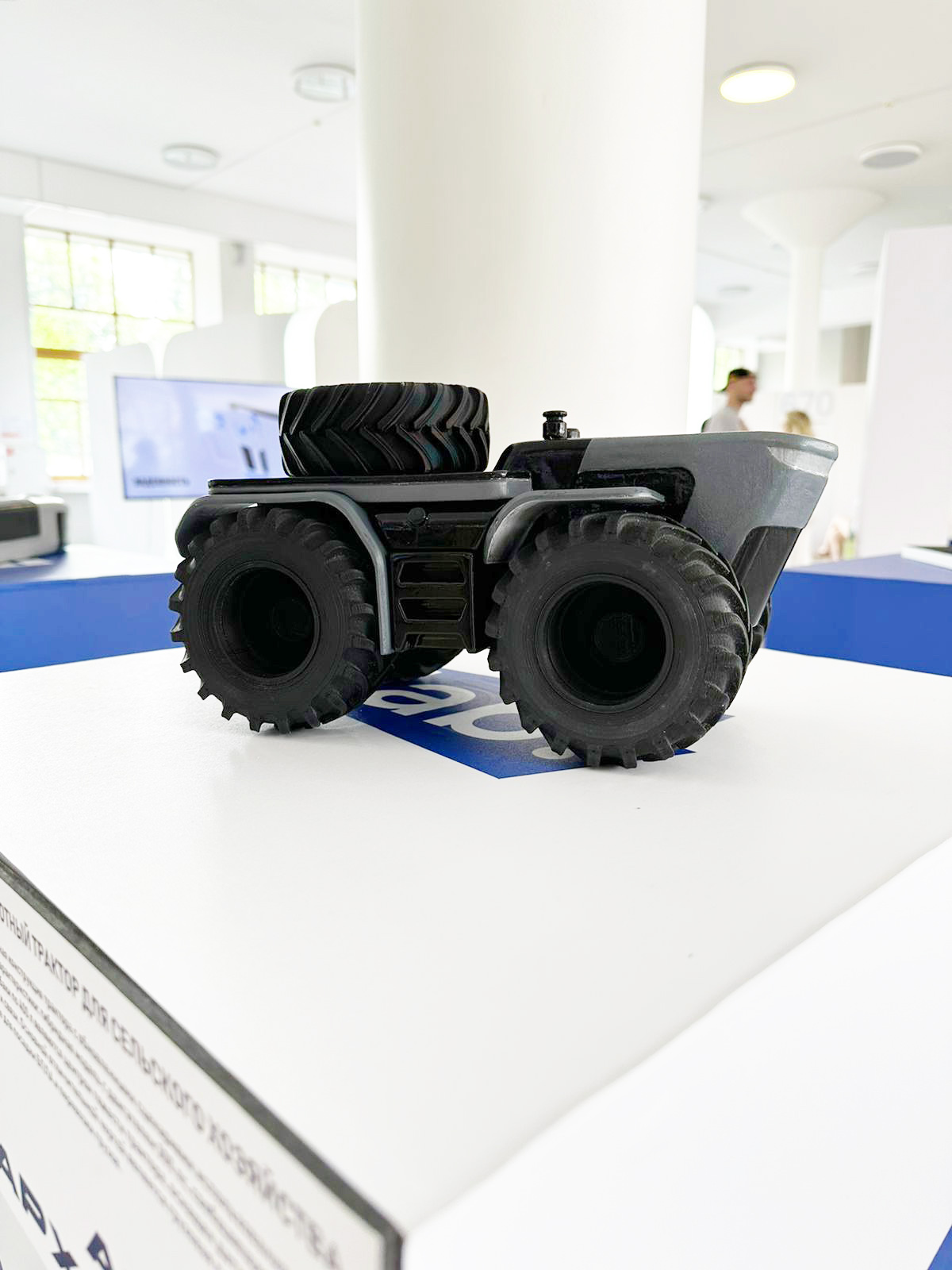 Беспилотный трактор — Изображение №28 — 3D, Промдизайн на Dprofile