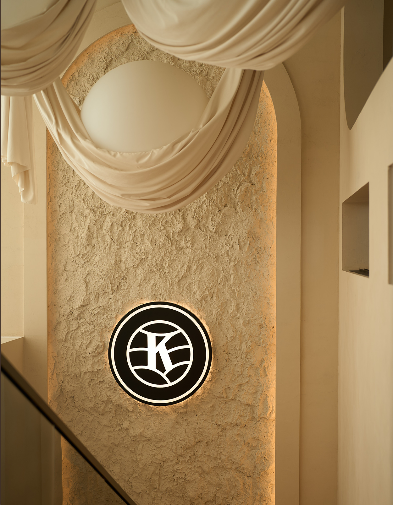 KAEF Brand identity / КАЕФ Айдентика бренда — Изображение №3 — Брендинг на Dprofile