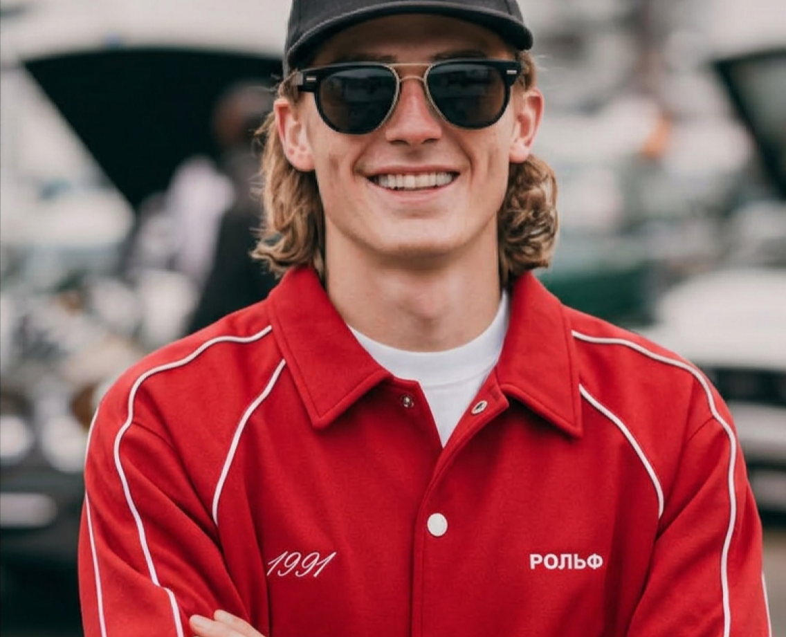 Мерч Рольф — Брендинг, Графика на Dprofile