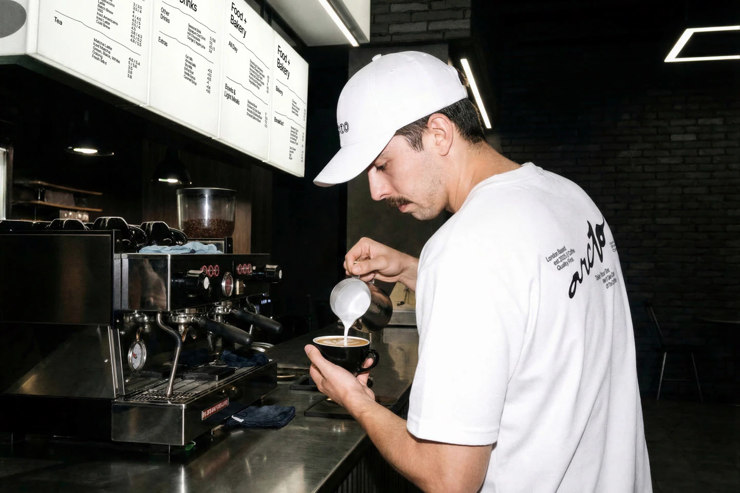 Arcto | Айдентика для кофейни — Изображение №2 — Брендинг, Графика на Dprofile