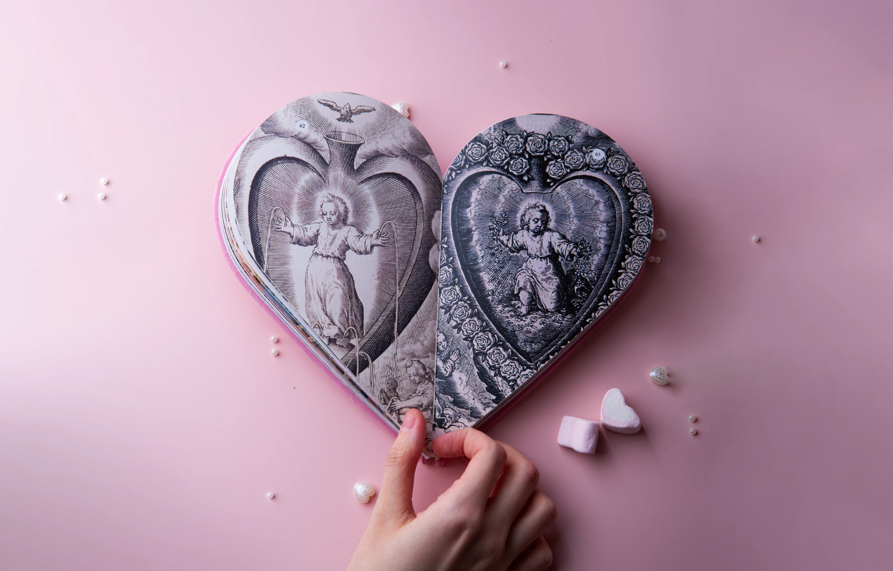 Типология знака сердца - многостраничное издание — Изображение №18 — Графика на Dprofile