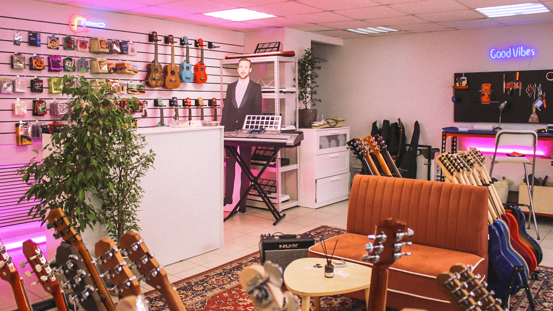 Айдентика для музыкального магазина «Пространство звука» — Изображение №12 — Брендинг, Графика на Dprofile