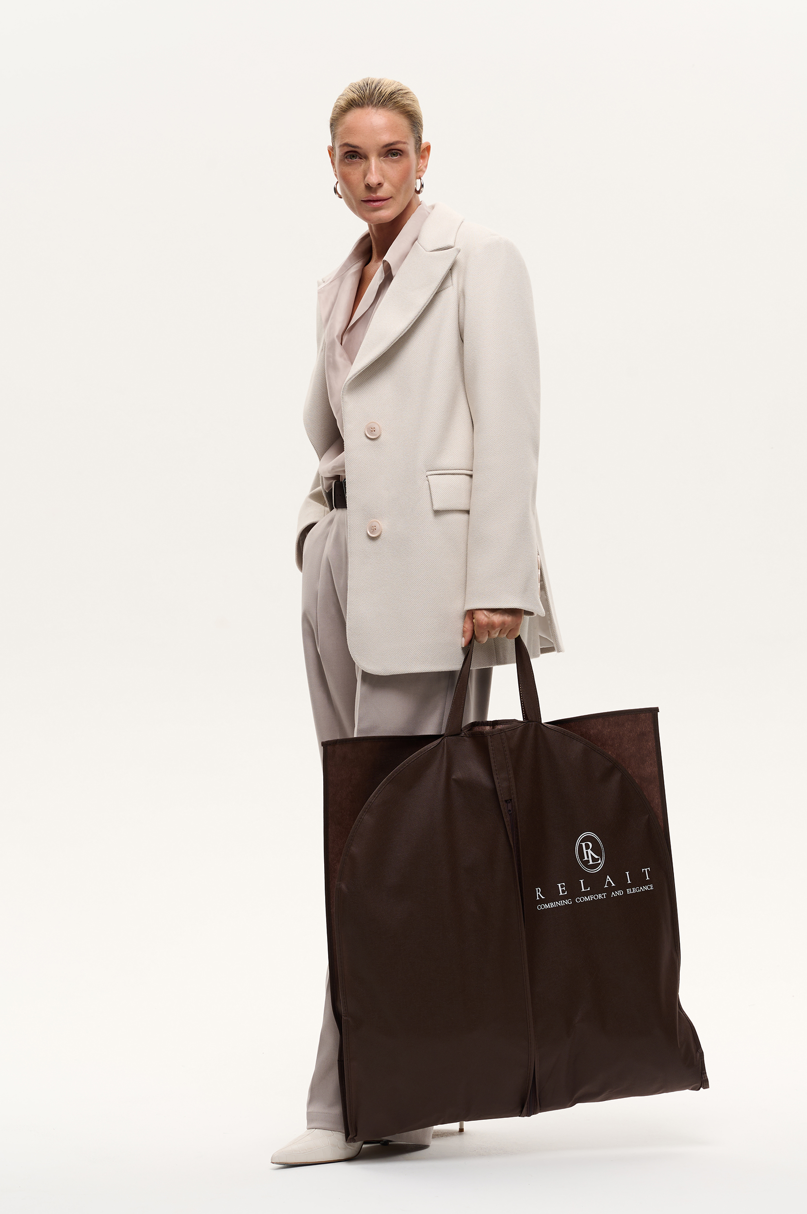 БРЕНДБУК ОДЕЖДА / BRANDBOOK / LOGO / CLOTHES / RELAIT — Изображение №64 — Брендинг на Dprofile