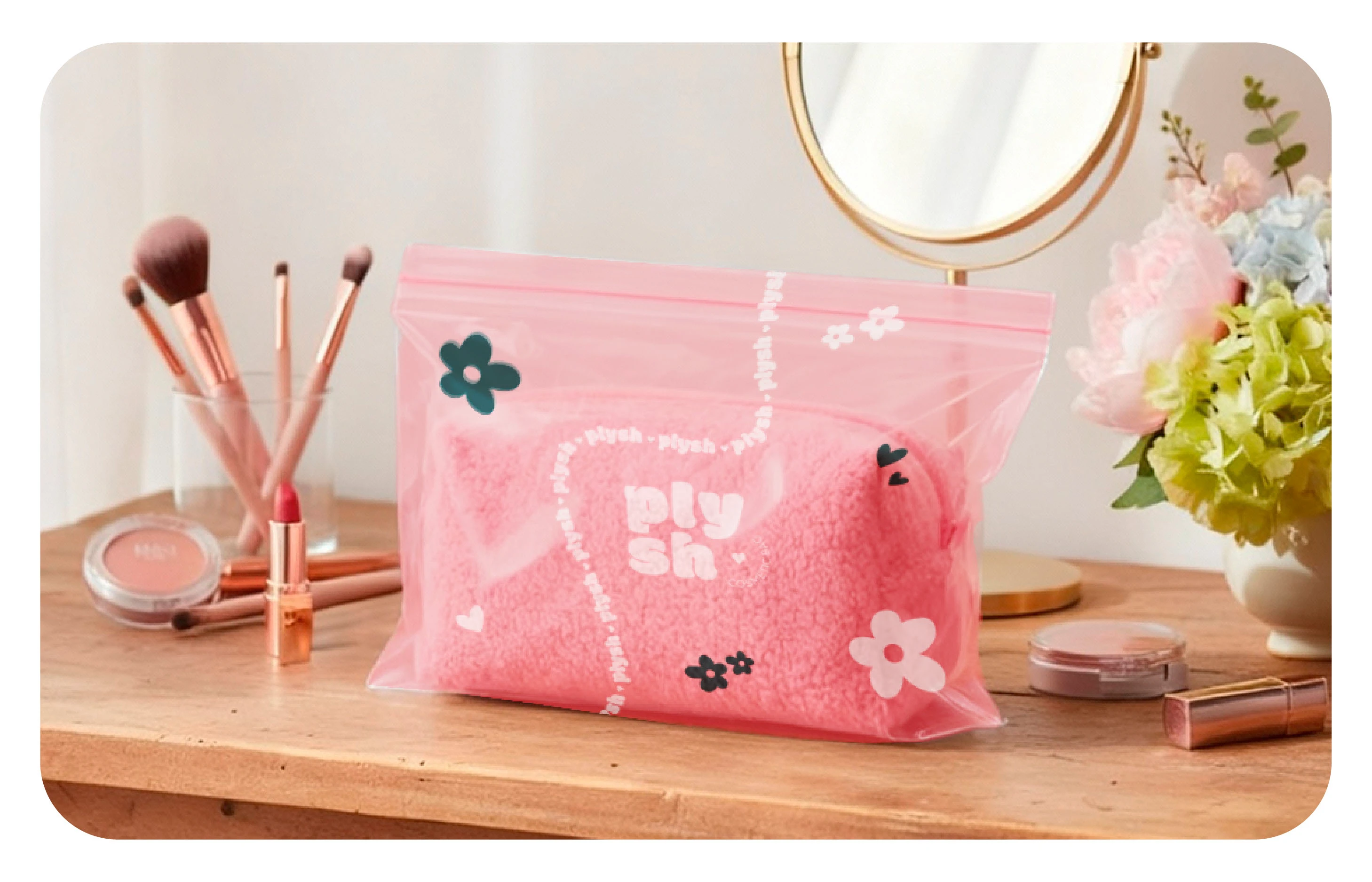 Фирменный стиль бренда косметичек PLYSH — Изображение №14 — Брендинг на Dprofile