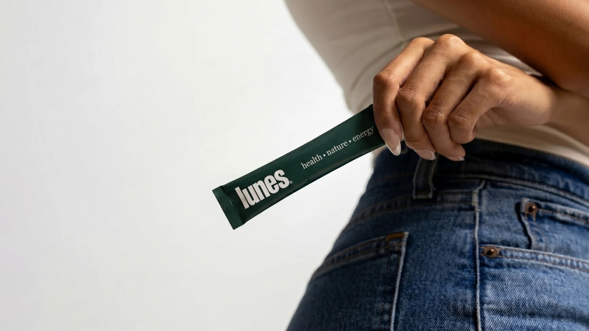 Фирменный стиль и упаковка пищевой добавки Lunes® — Изображение №1 — Брендинг на Dprofile