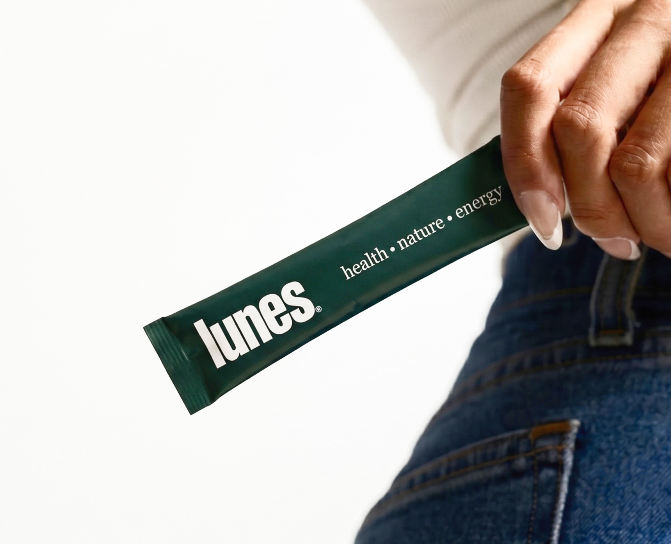 Фирменный стиль и упаковка пищевой добавки Lunes® на Dprofile