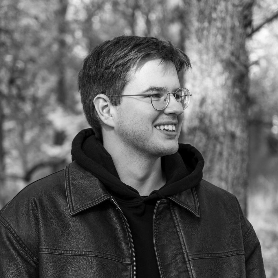 Аватар пользователя Максим Офицеров