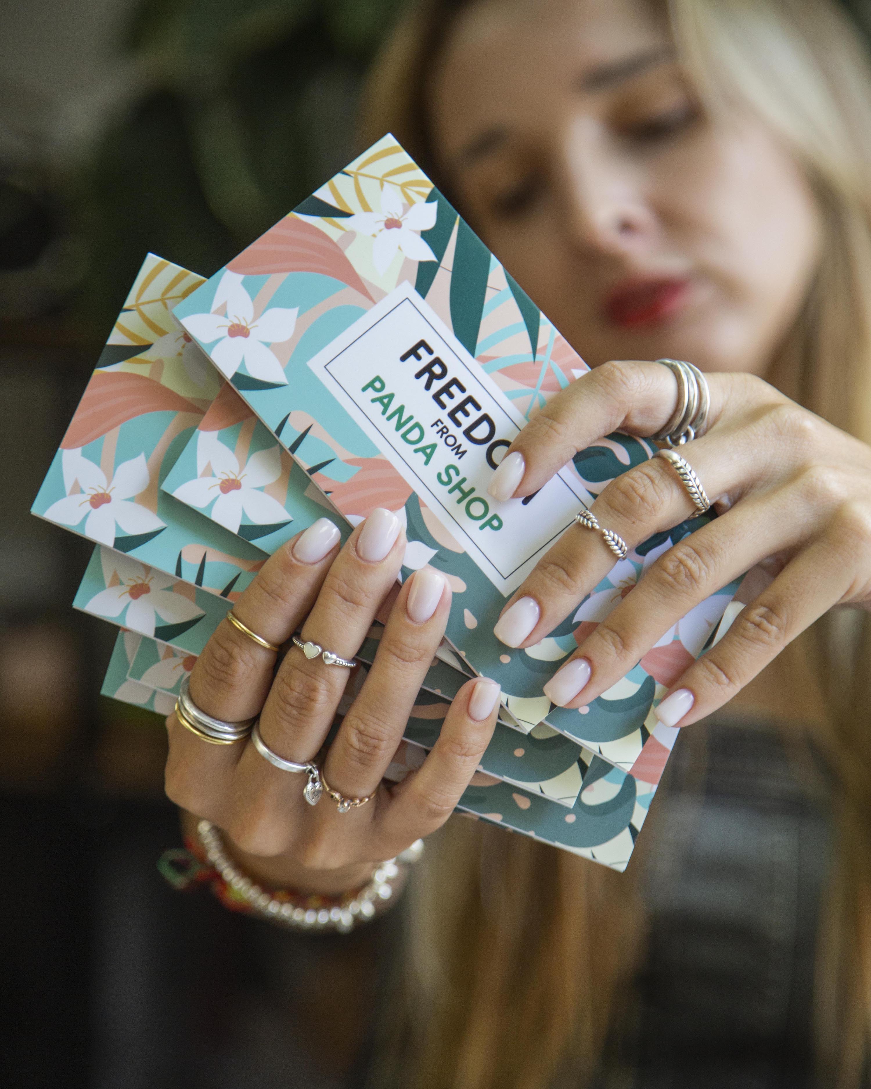 PANDA SHOP: картхолдер и набор карт лояльности — Изображение №6 — Графика, Маркетинг на Dprofile