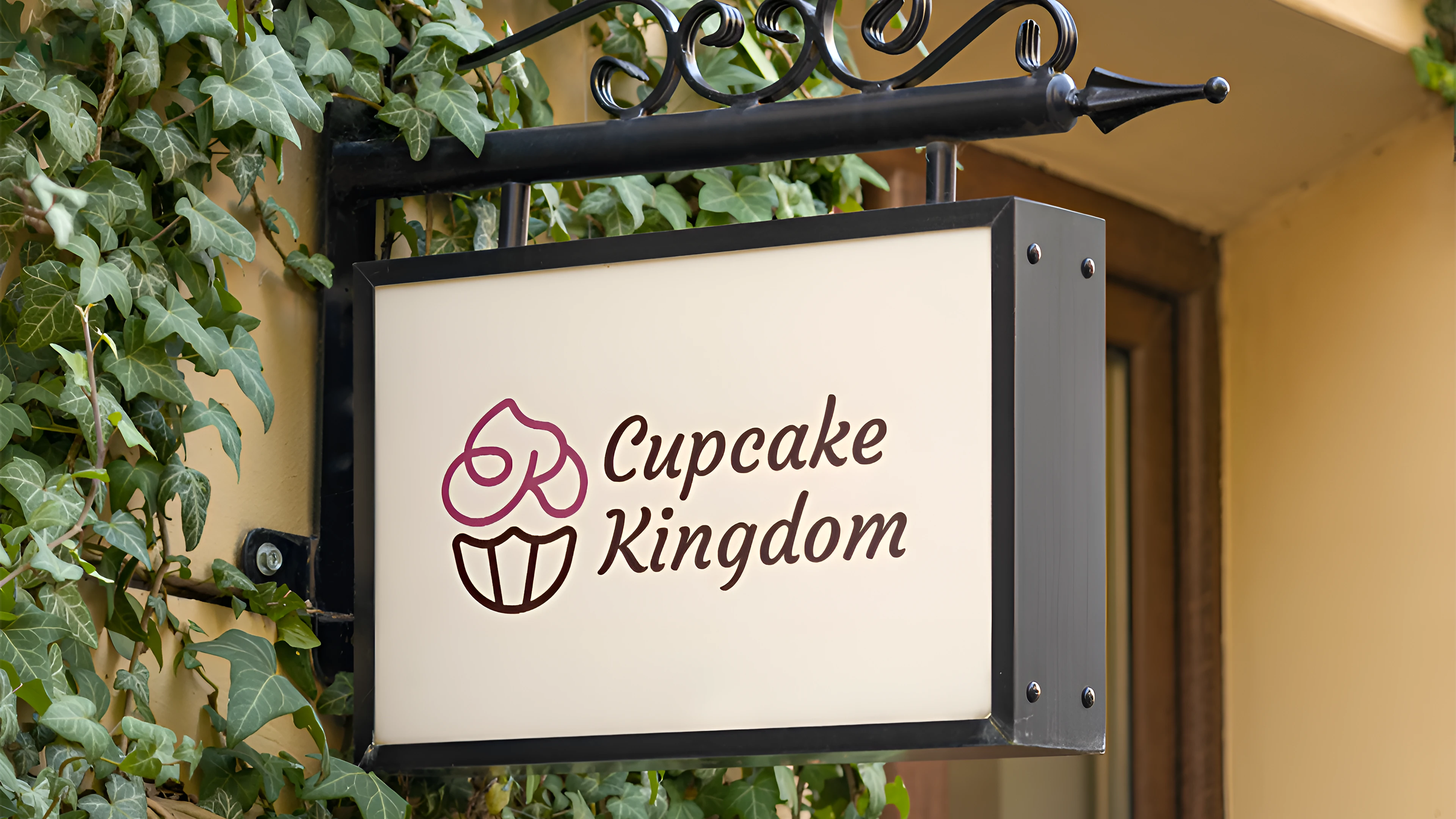 Cupcake Kingdom — логотип и фирменный стиль кондитерской — Изображение №4 — Брендинг на Dprofile