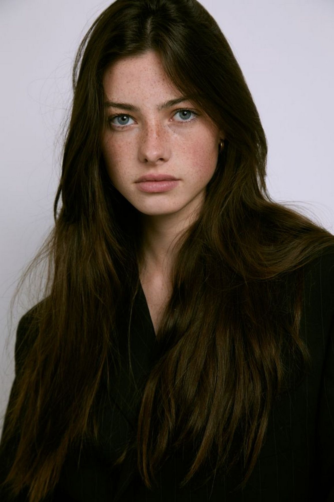 AI-фотосессии для маркетплейсов (ниша fashion) — Изображение №25 — Брендинг, 3D на Dprofile