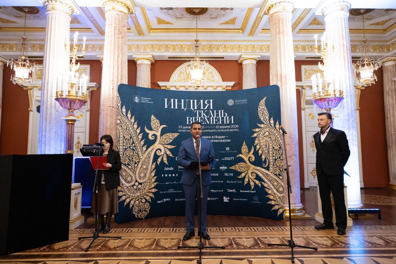 Бумажная кукла для музея- заповедника "Царицыно" — Изображение №1 — Интерфейсы, Брендинг на Dprofile