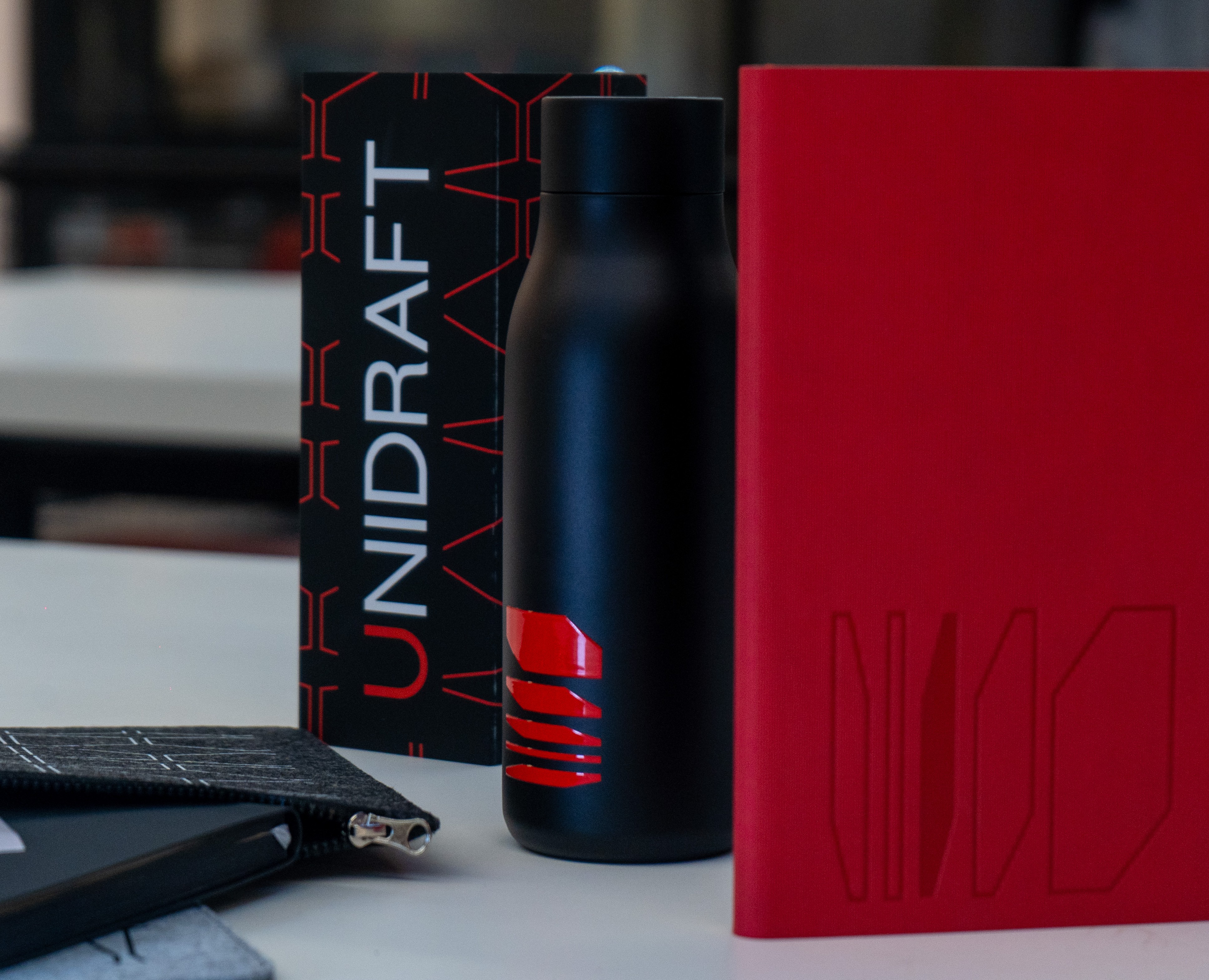 МЕРЧ • UNIDRAFT — Брендинг, Графика на Dprofile
