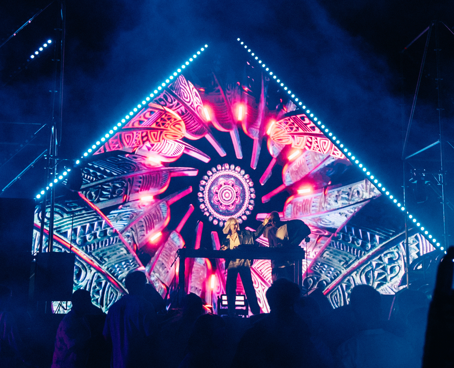 В ритме гор|Event-графика — Анимация на Dprofile