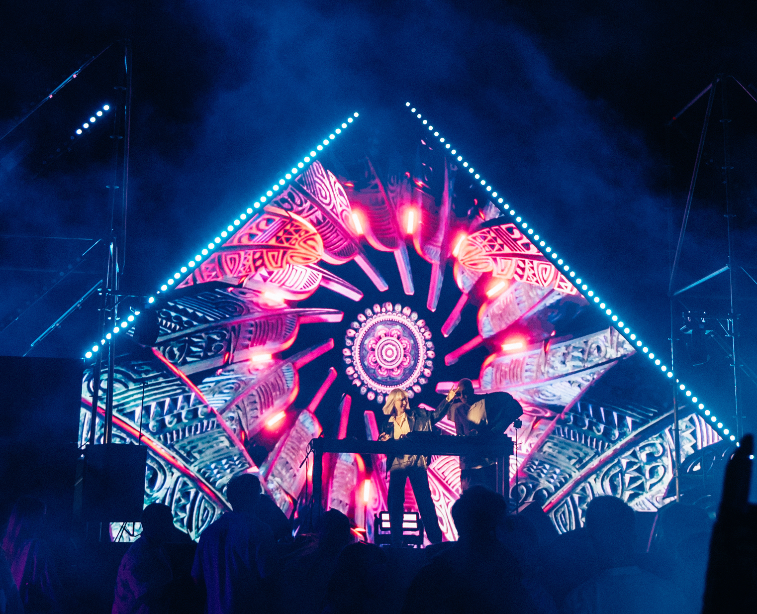 В ритме гор|Event-графика — Анимация на Dprofile