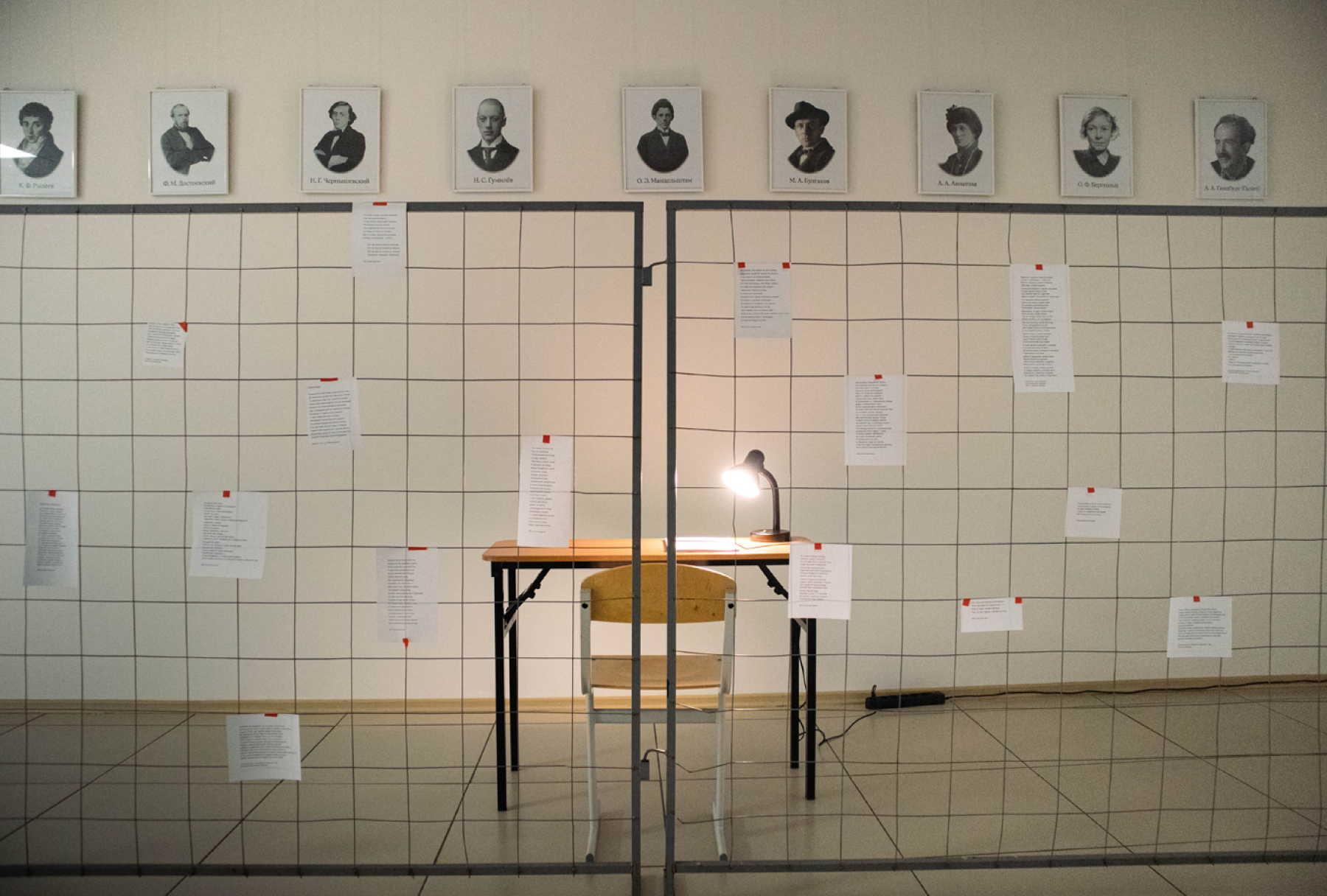 Дизайн выставки "Писатели больше не пишут" — Изображение №6 — Брендинг на Dprofile