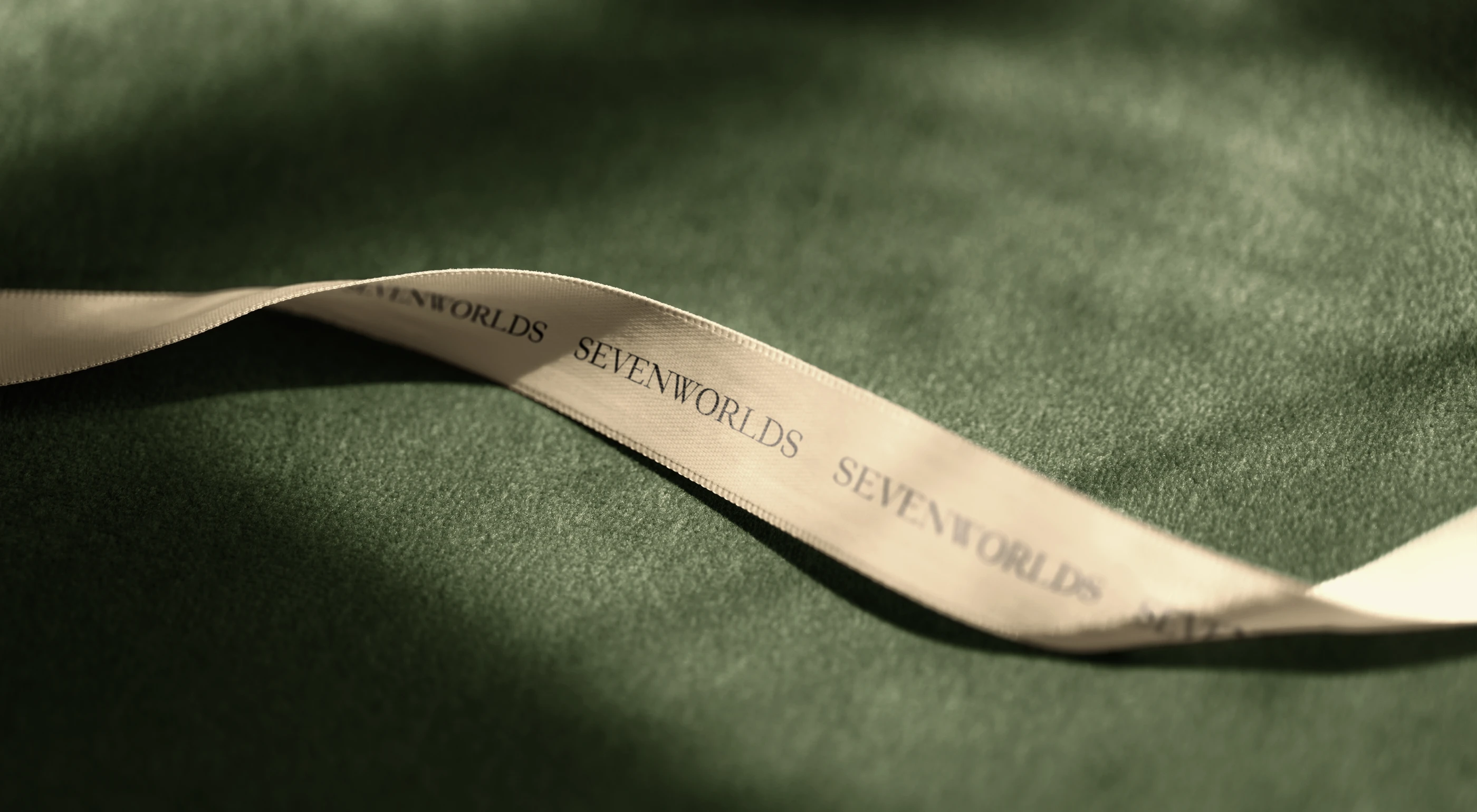 Фирменная айдентика для бренда украшений — Изображение №16 — Брендинг на Dprofile