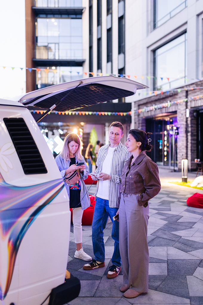 Дизайн дня рождения технопарка — Изображение №9 — Брендинг, Графика на Dprofile