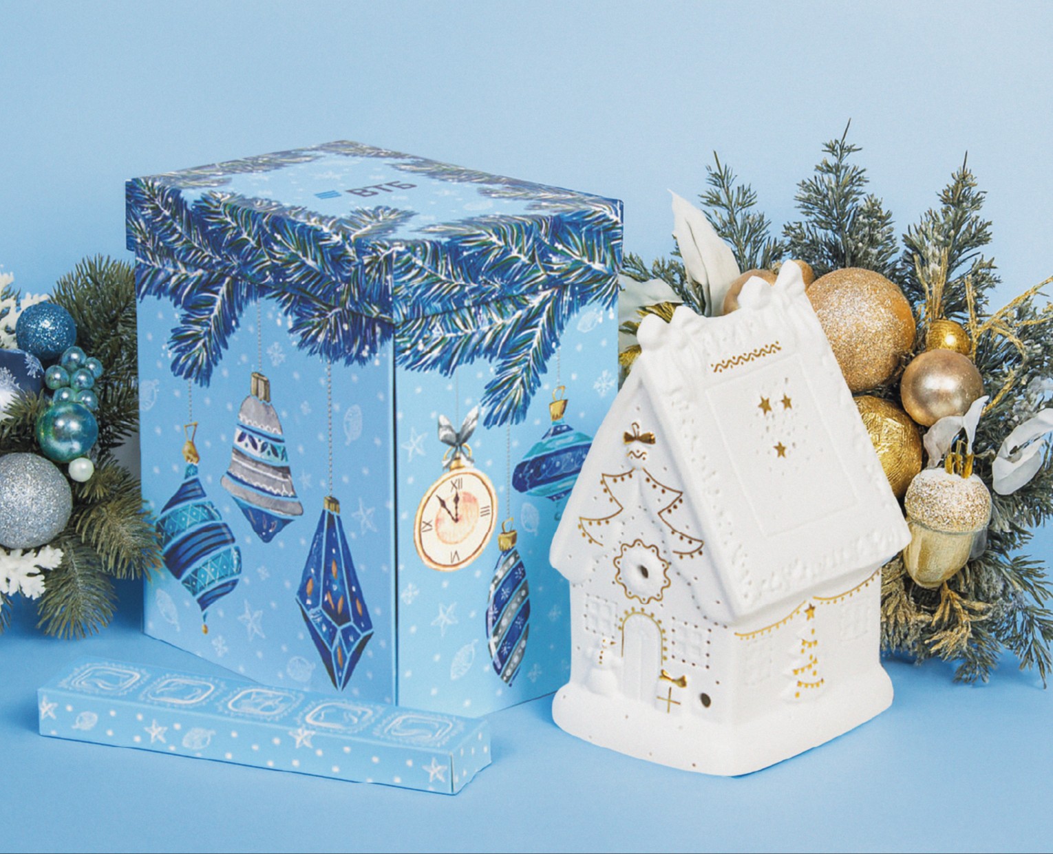 Новогодняя линейка подарков для банка ВТБ — Интерфейсы, Брендинг на Dprofile