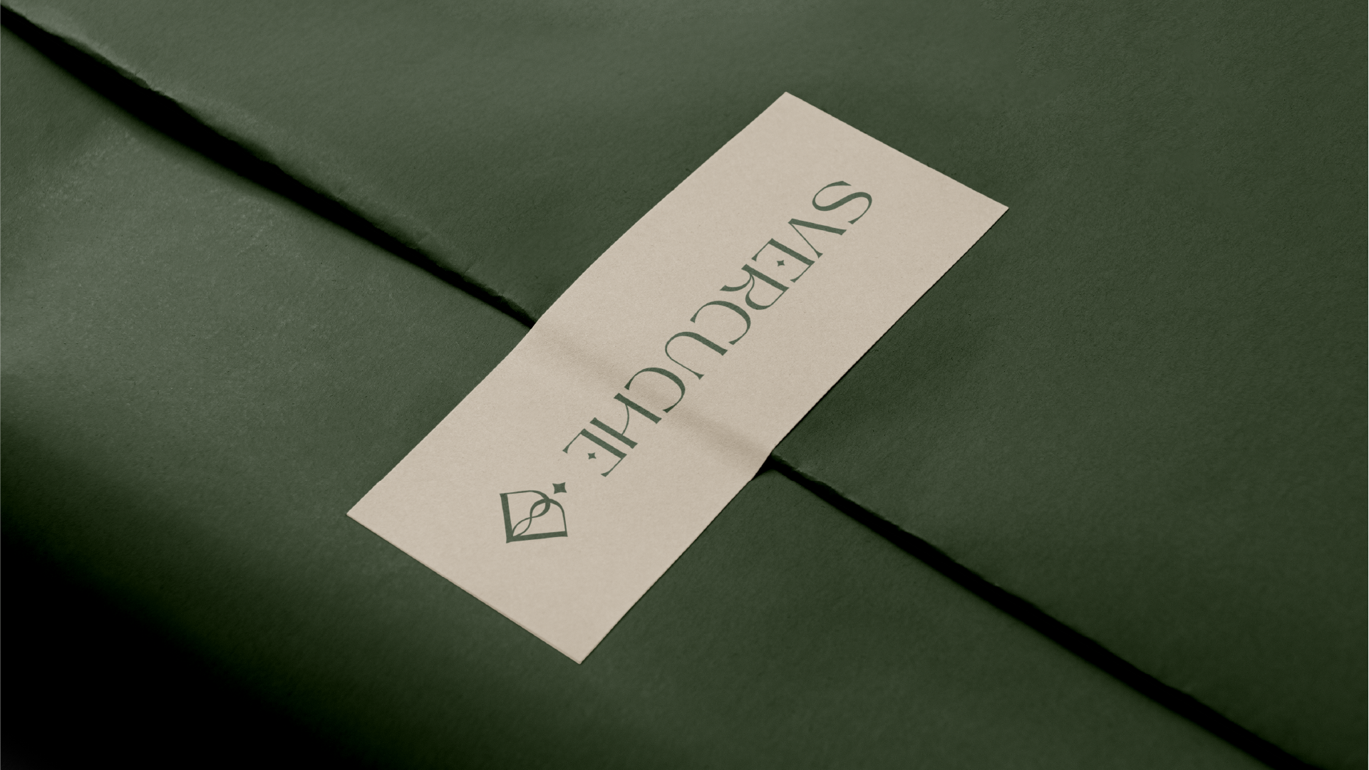 SVERCUCHE / Фирменный стиль для бренда сумок — Изображение №4 — Брендинг на Dprofile