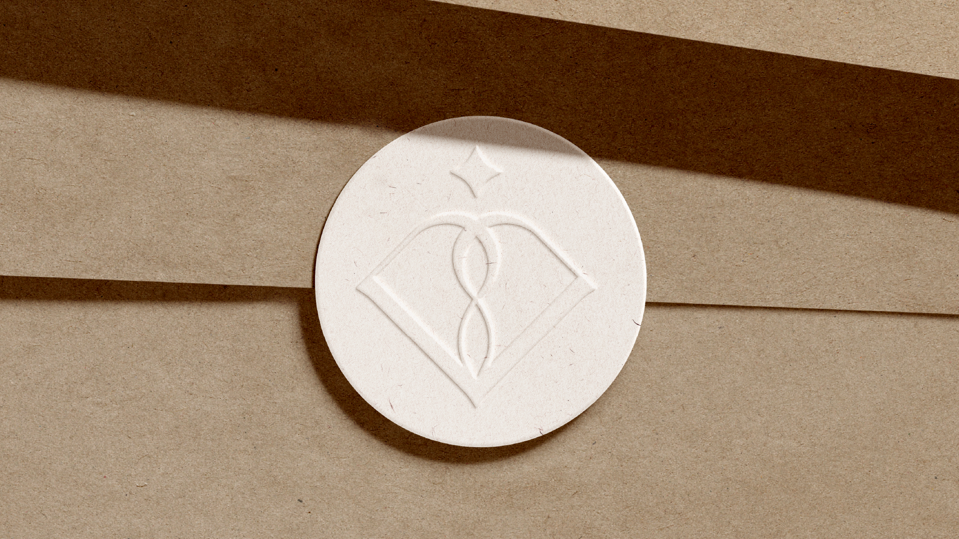 SVERCUCHE / Фирменный стиль для бренда сумок — Изображение №7 — Брендинг на Dprofile