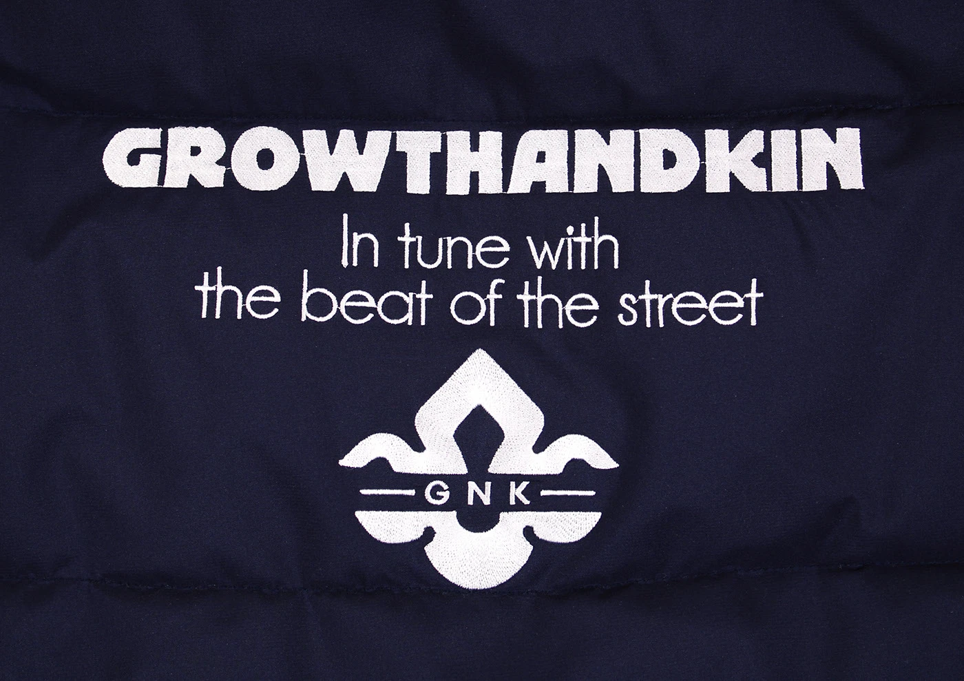 Машинная вышивка для ТМ GnK - большая подборка — Изображение №146 — Брендинг на Dprofile