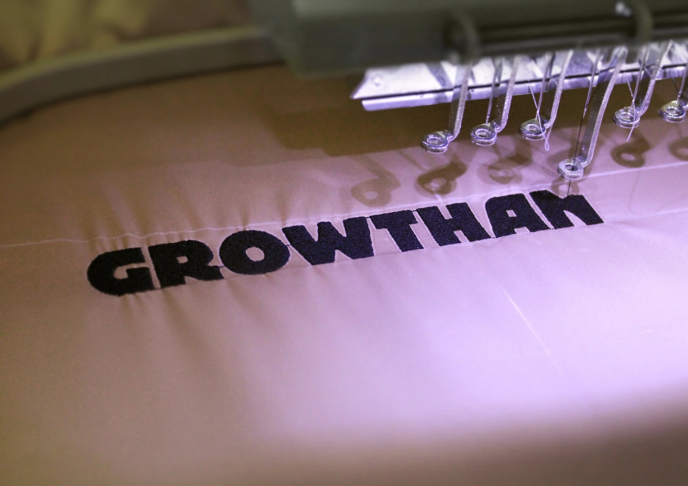 Машинная вышивка для ТМ GnK - большая подборка — Изображение №147 — Брендинг на Dprofile