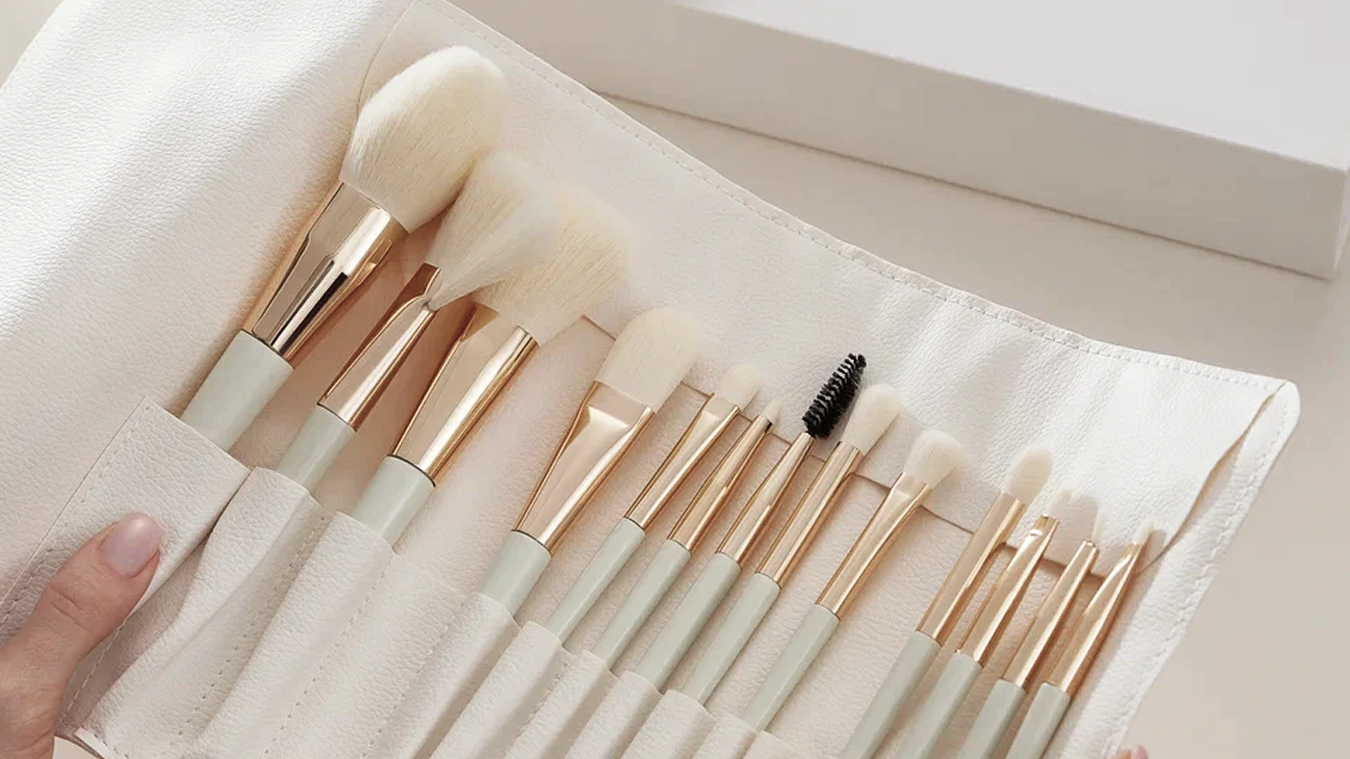 MESH упаковка бренда / брендбук — Изображение №14 — Брендинг на Dprofile