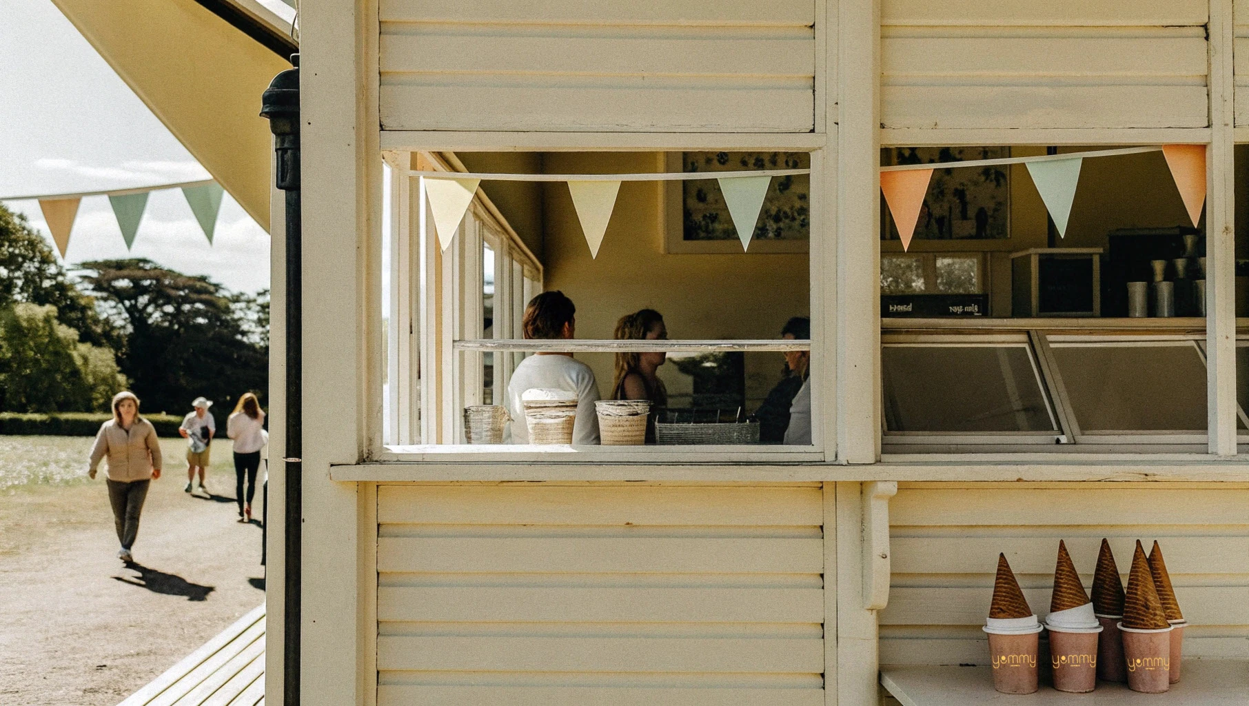 YUMMY | Бренд мороженого — Изображение №12 — Брендинг на Dprofile