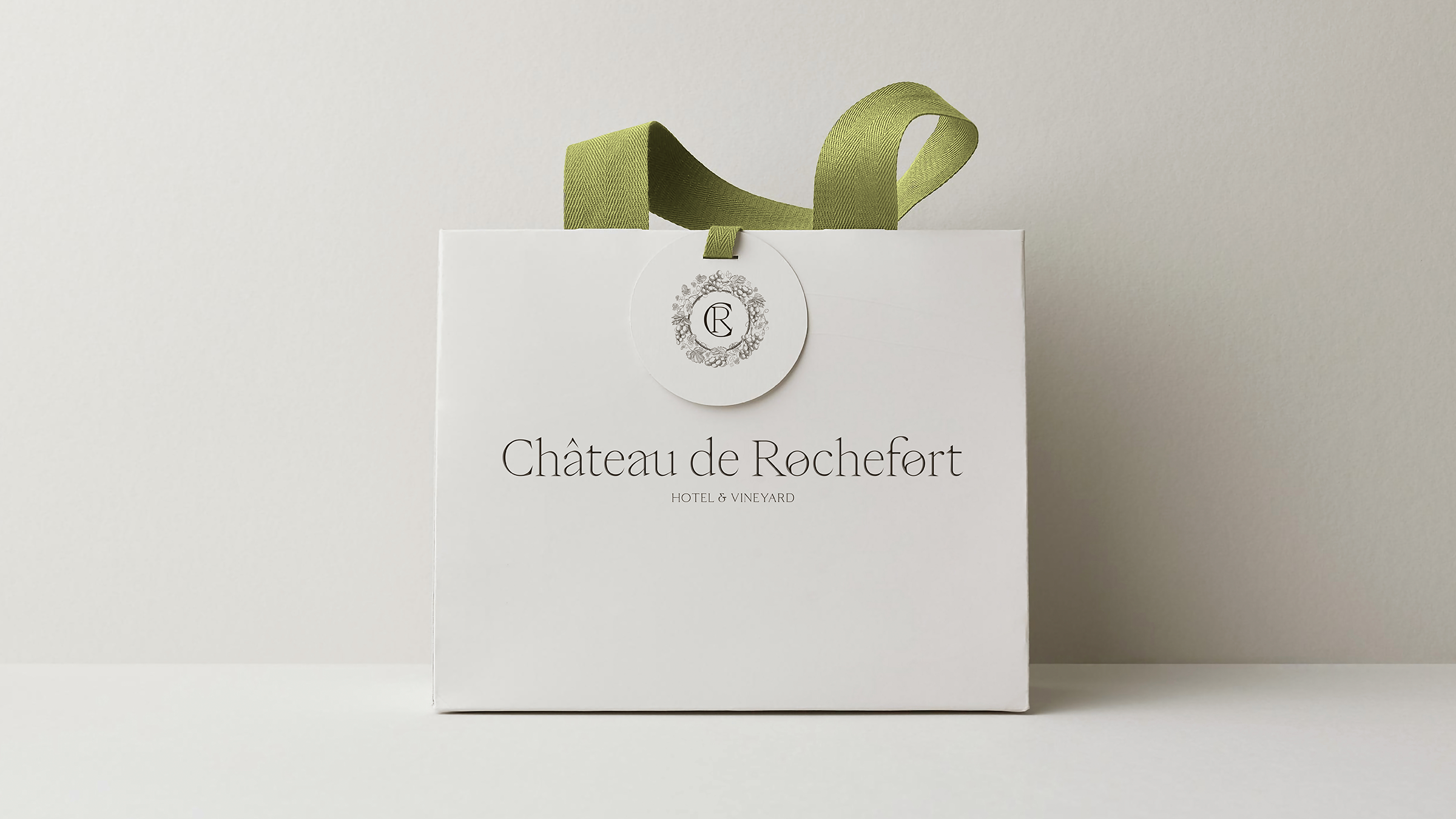 Château de Rochefort - фирменный стиль для бутик-отеля — Изображение №18 — Брендинг на Dprofile