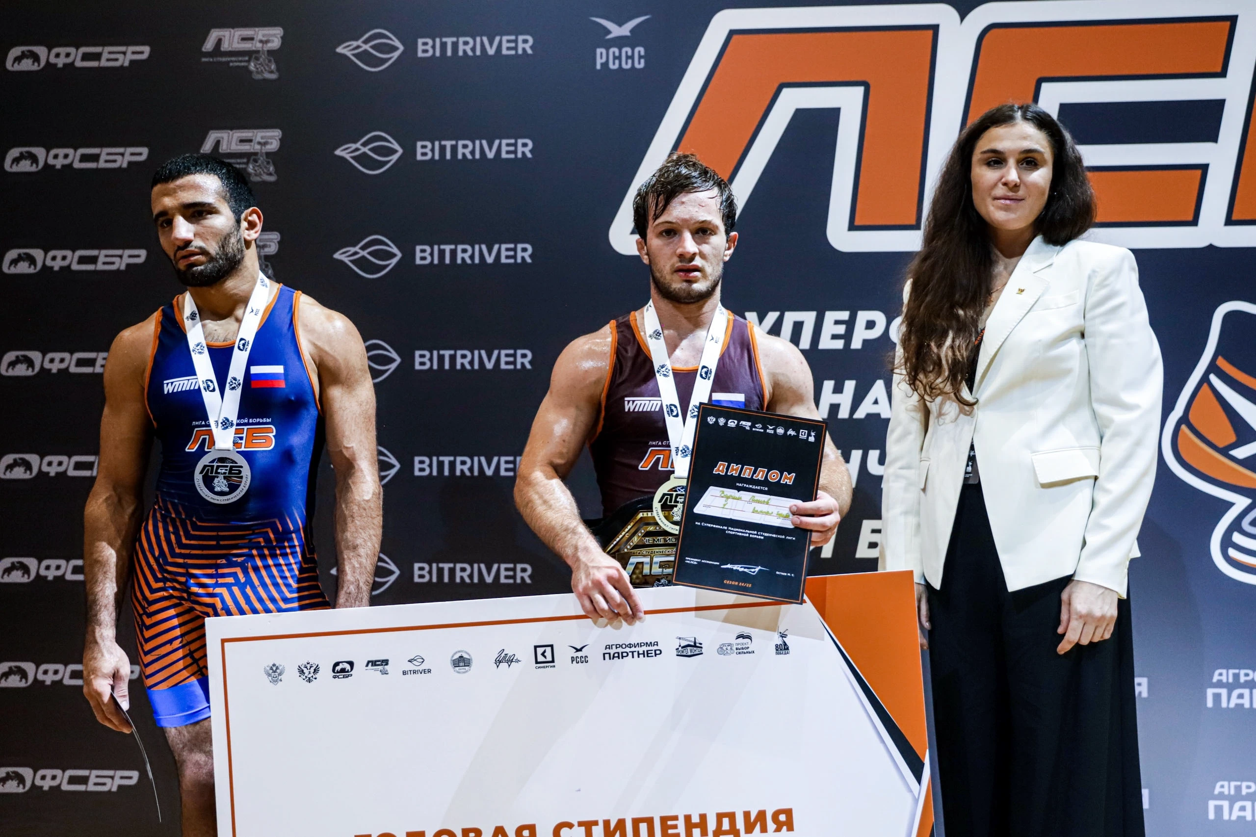 Оформление мероприятия "Лига студенческой борьбы" — Изображение №3 — Брендинг, Графика на Dprofile