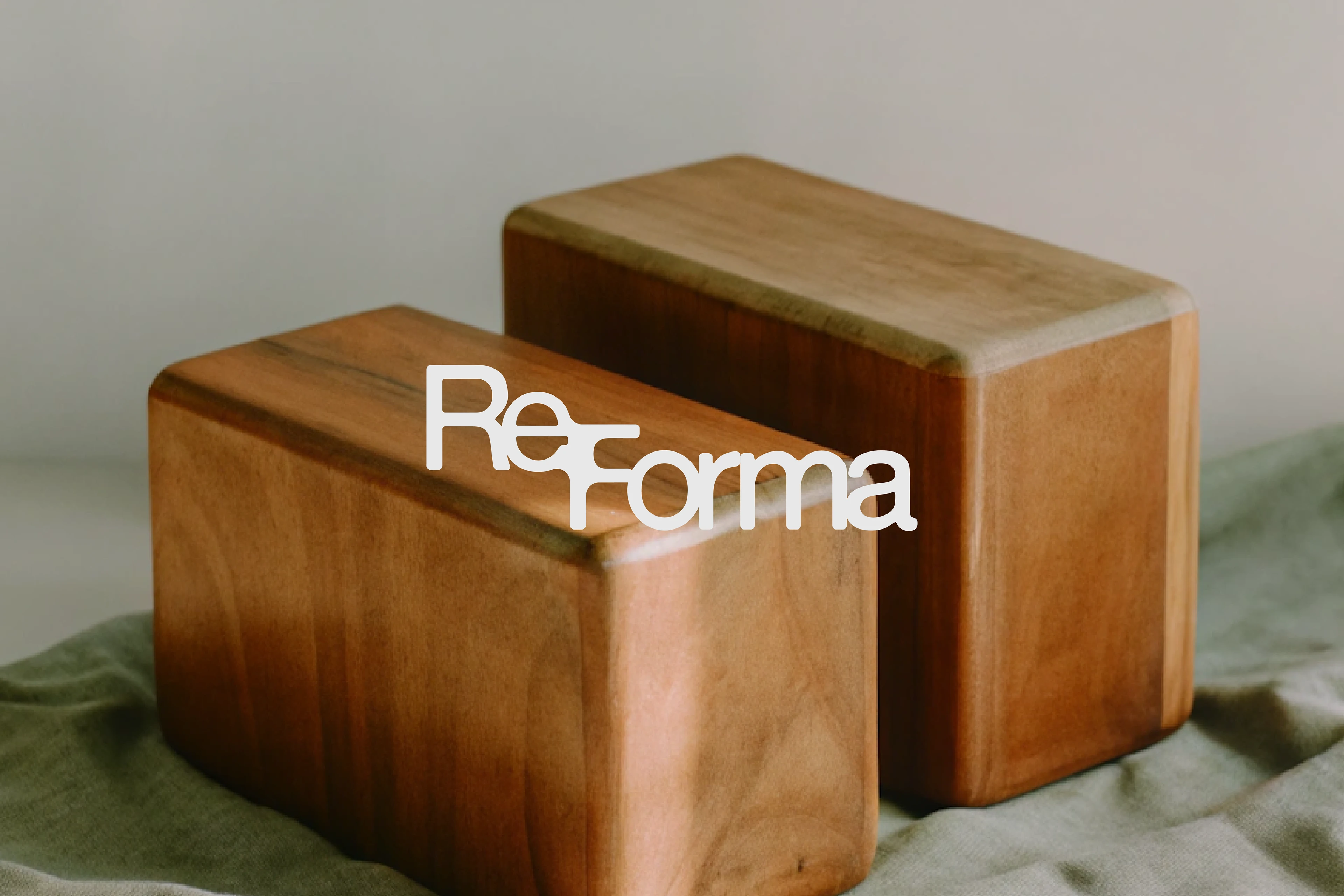 ReForma | Айдентика для бренда спортивного инвентаря — Изображение №12 — Брендинг на Dprofile