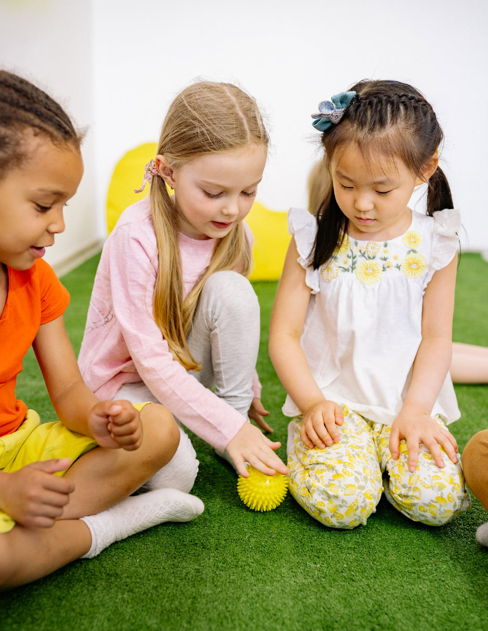 Kids club / Brand Identity — Изображение №3 — Брендинг, Иллюстрация на Dprofile