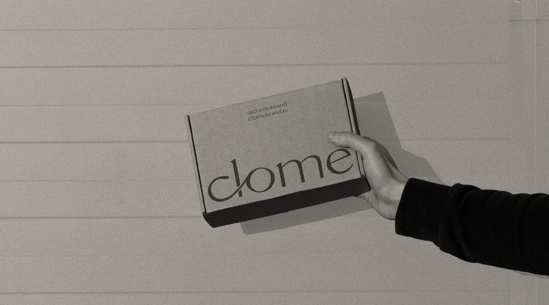 clome | LOGOTYPE for a women's clothing brand — Изображение №5 — Брендинг на Dprofile