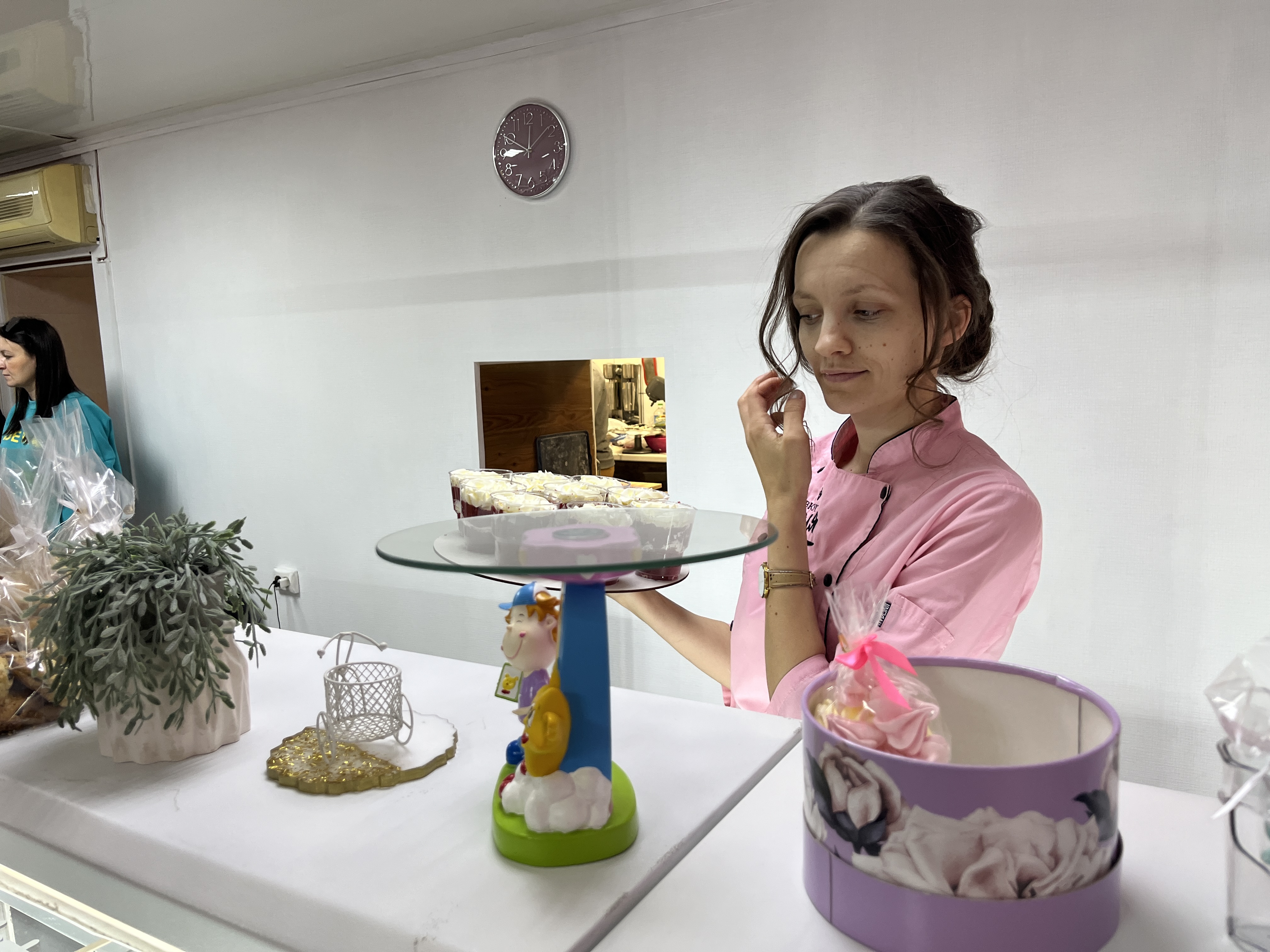 Название и логотип кондитерской "Вкус Июля" — Изображение №13 — Брендинг, Графика на Dprofile