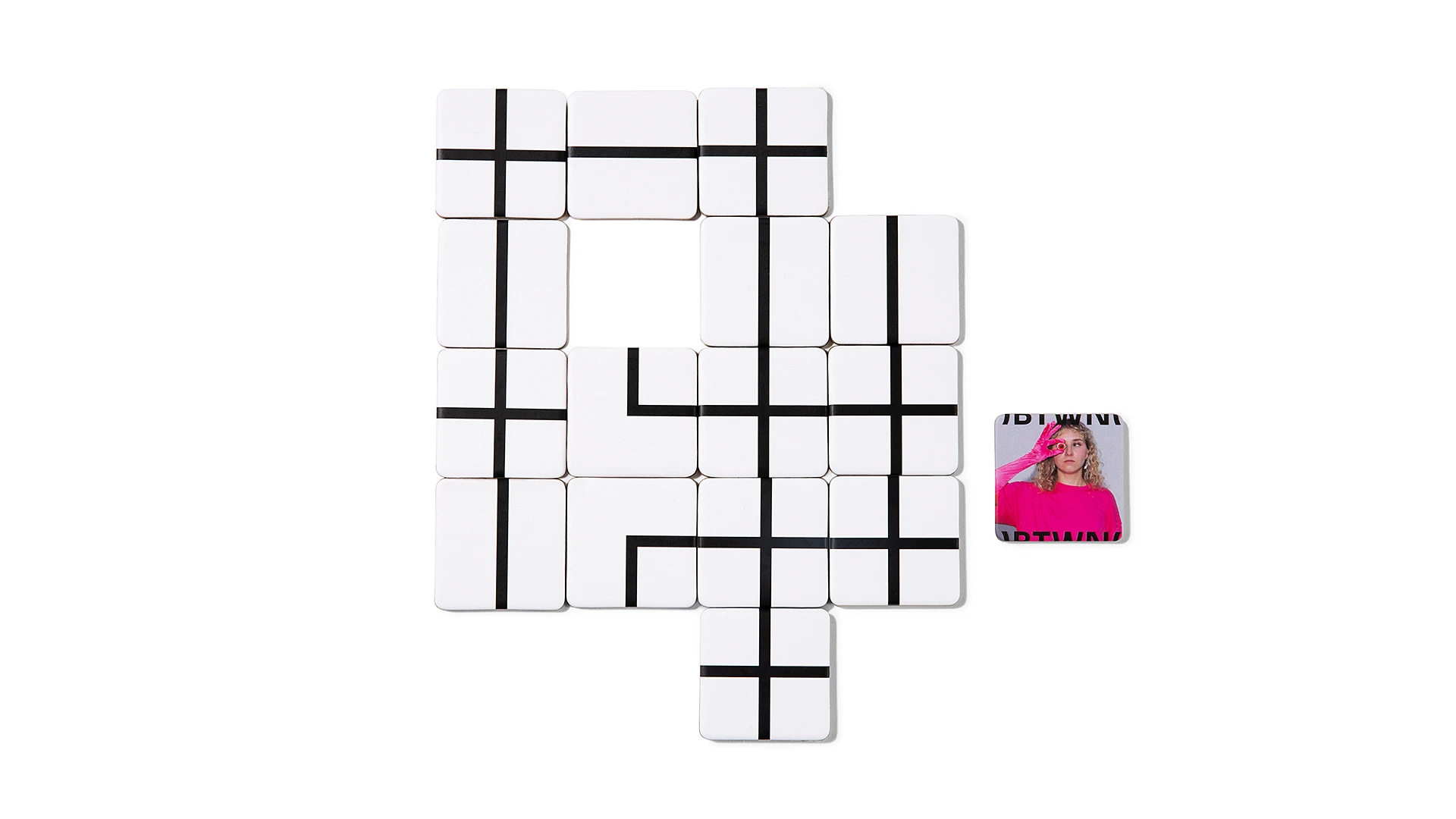 BTWN. Брендинг креативного агентства — Изображение №24 — Брендинг, Графика на Dprofile