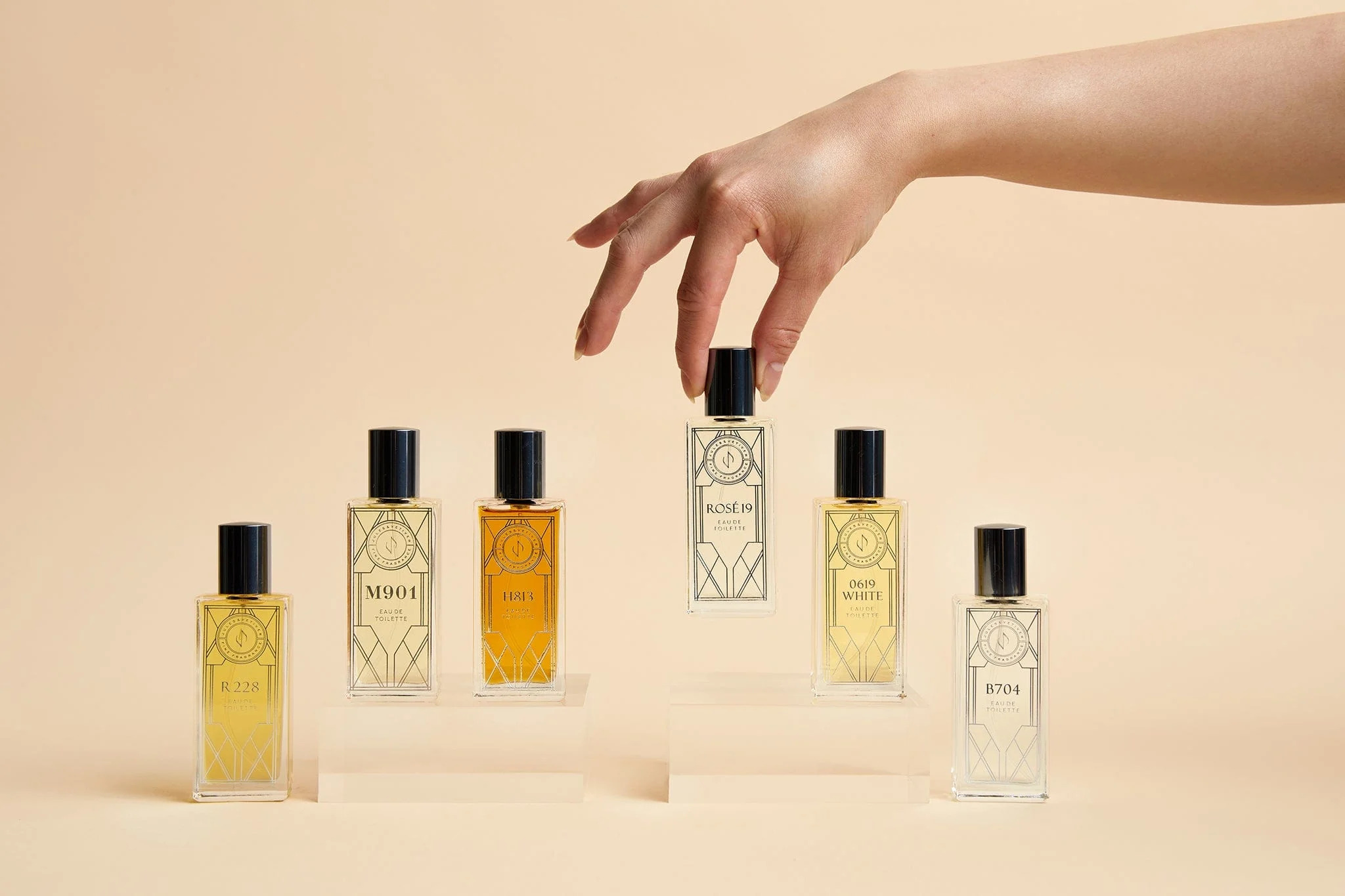 Jules&Vetiver — Изображение №1 — Брендинг, Графика на Dprofile
