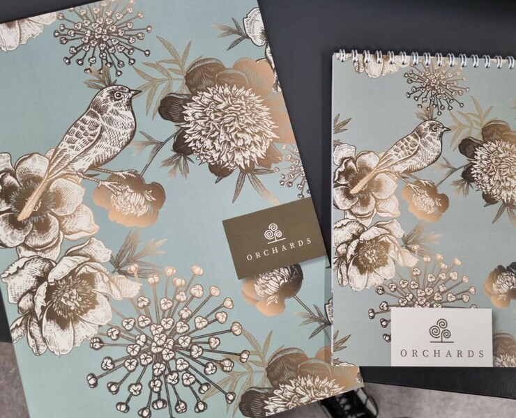 Notepad and a brochure for a Russian law firm — Графика на Dprofile