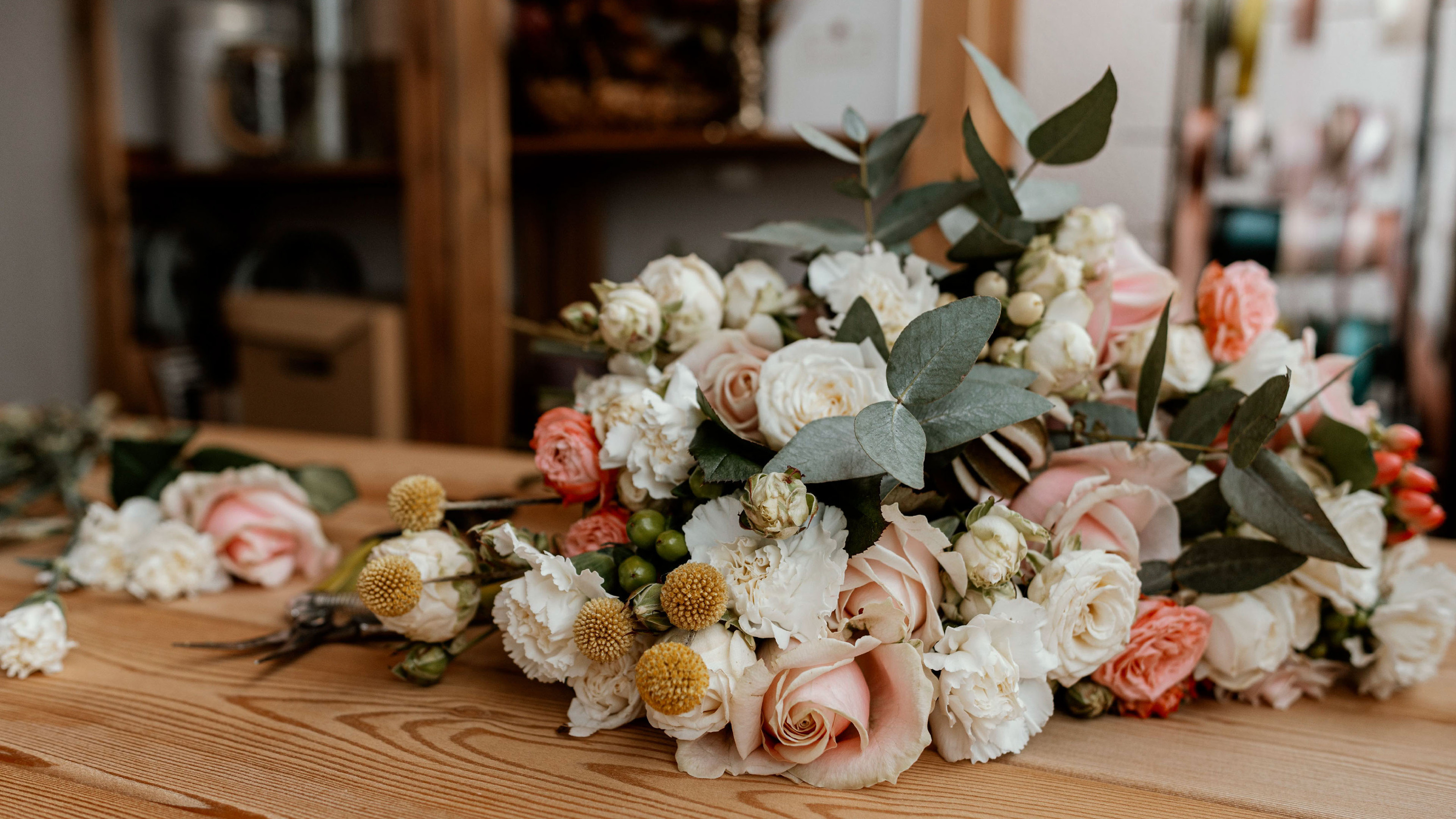 BRANDING| IDENTITY| DESIGN| FLOWERS| ЦВЕТОЧНЫЙ БУТИК — Изображение №18 — Брендинг, Иллюстрация на Dprofile