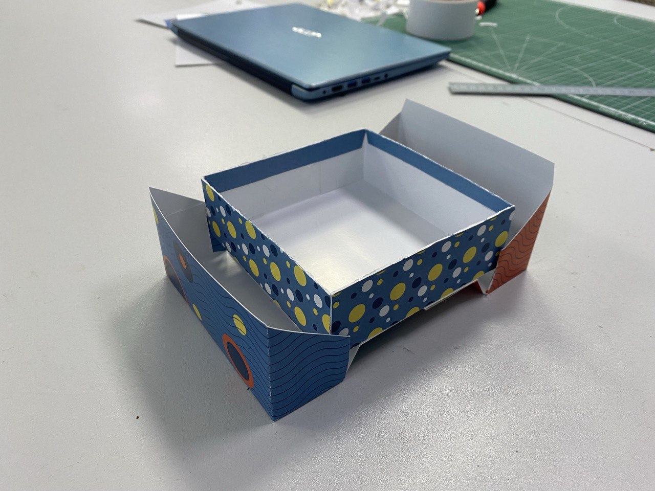 Создание упаковки для конфет "Птичье молоко" в стиле ретро. — Изображение №4 — Иллюстрация на Dprofile