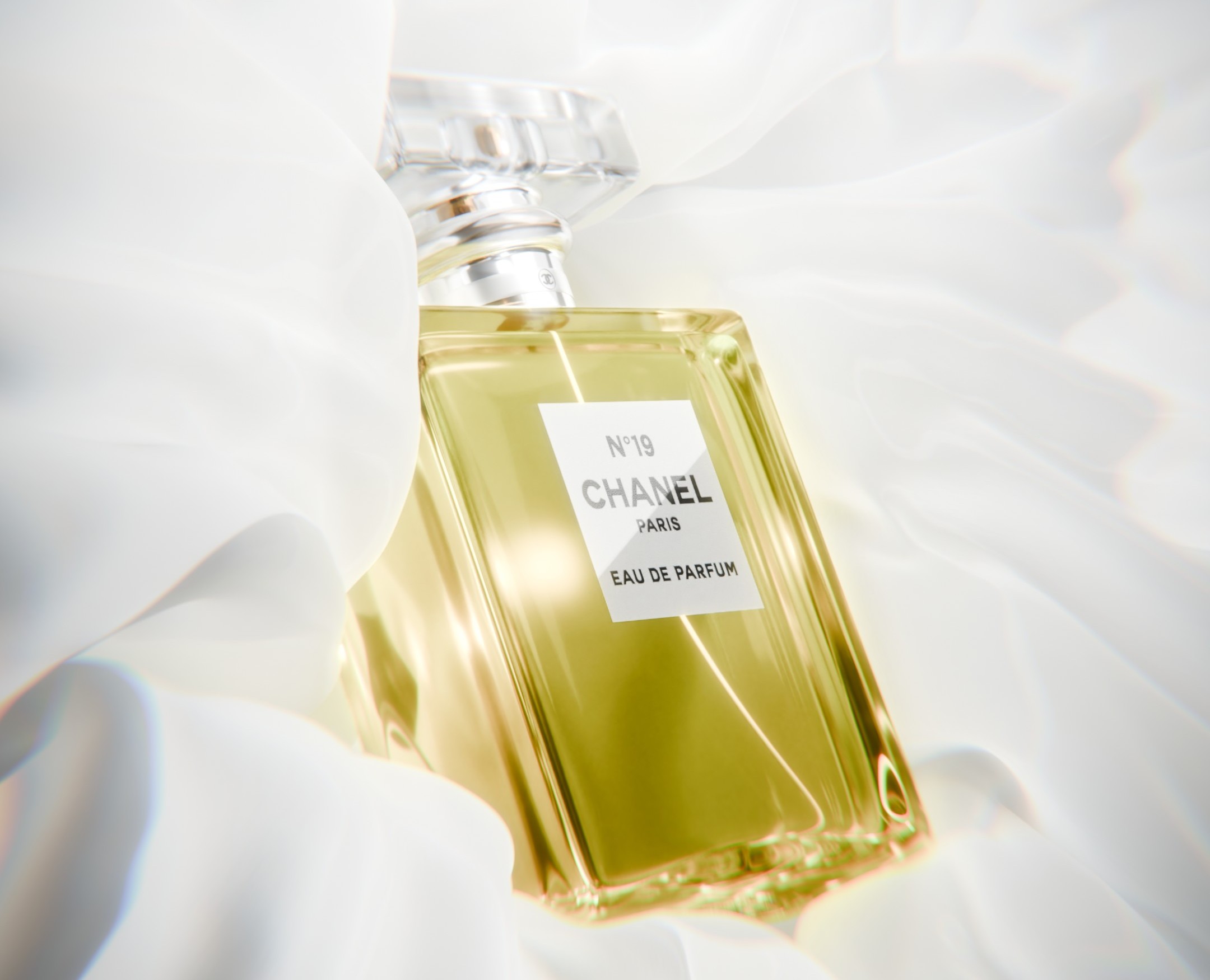 3D-продуктовая визуализация парфюма Chanel на Dprofile