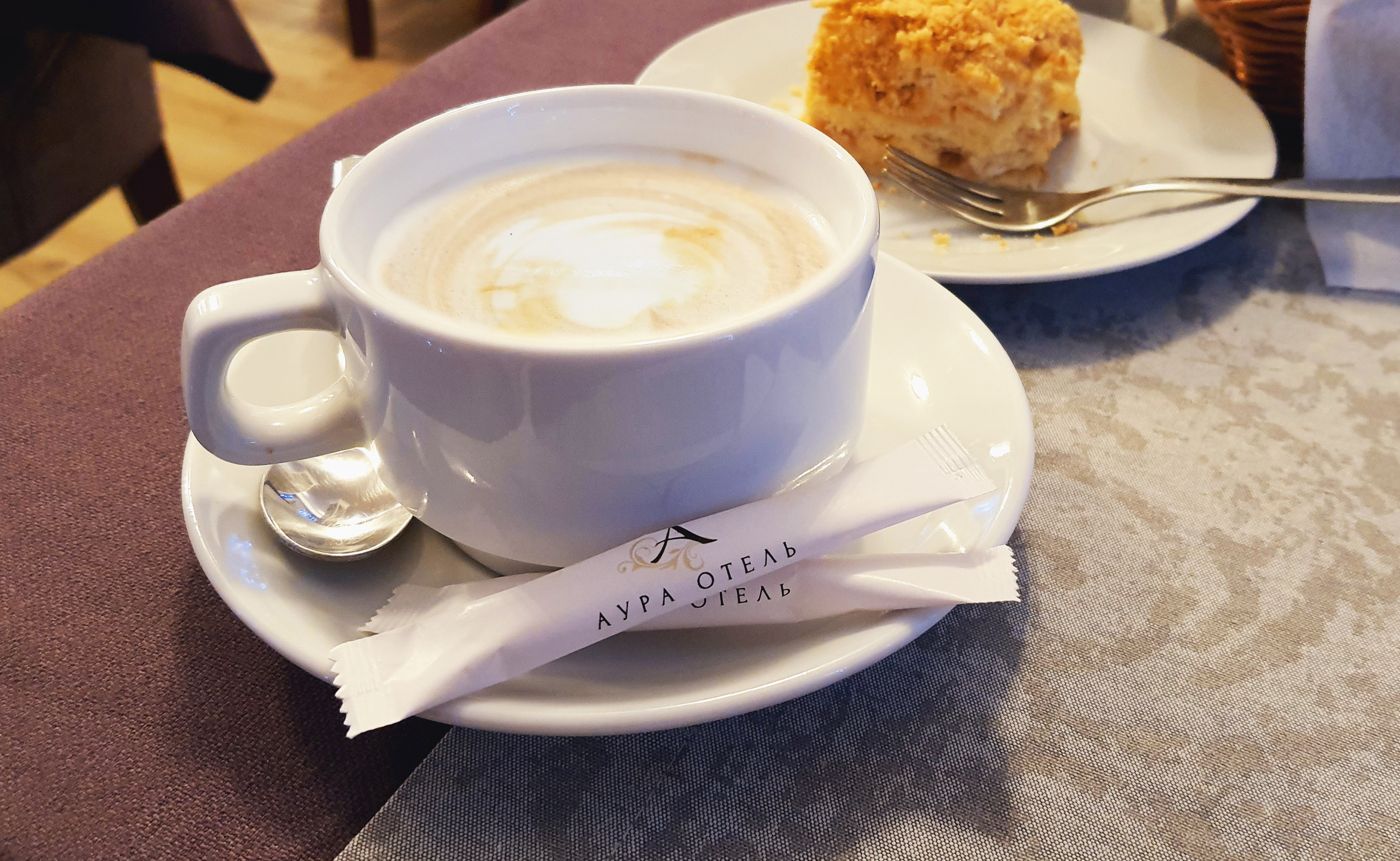 Логотип, фирменный стиль для отеля / Hotel logo design — Изображение №17 — Брендинг на Dprofile