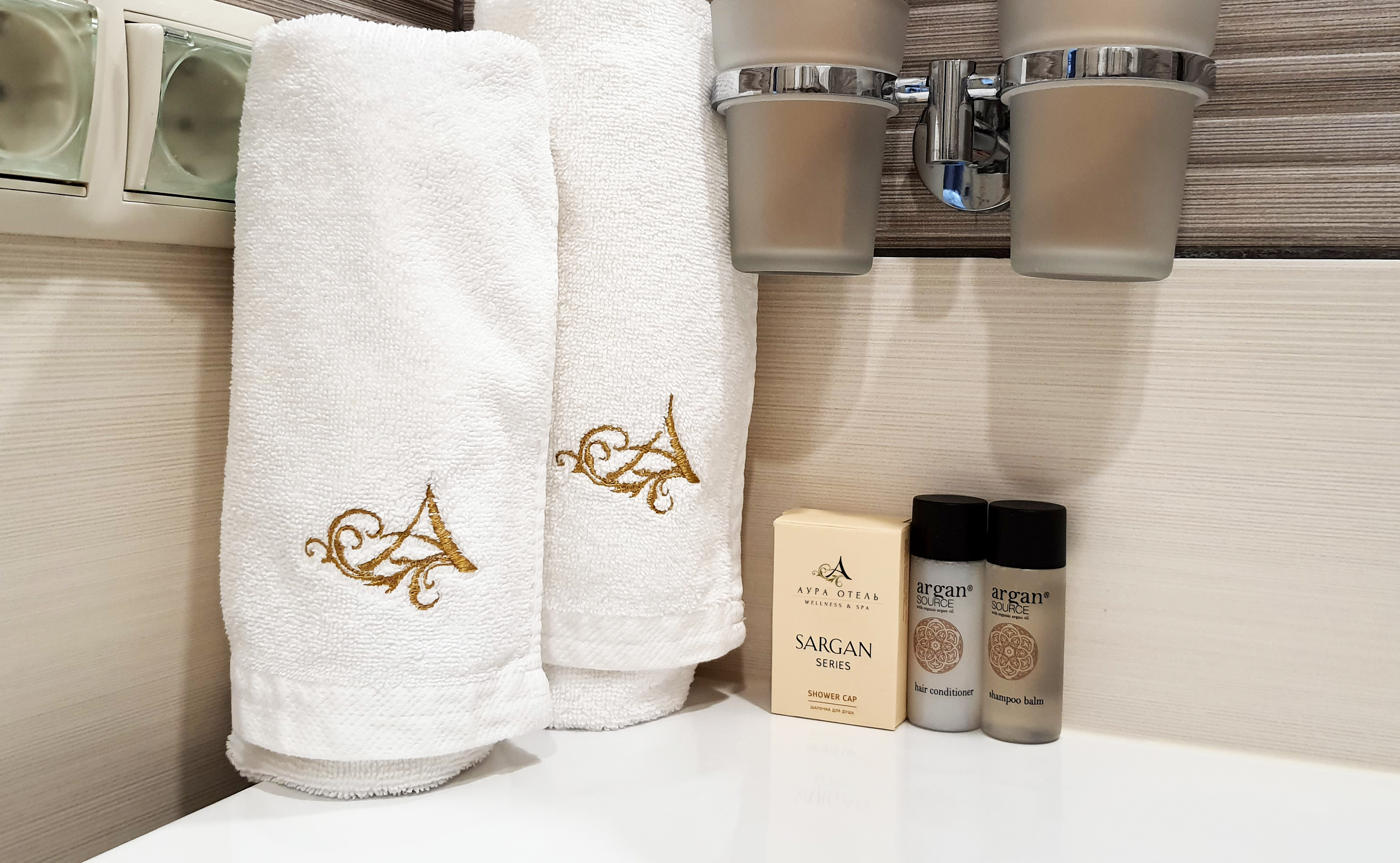 Логотип, фирменный стиль для отеля / Hotel logo design — Изображение №16 — Брендинг на Dprofile