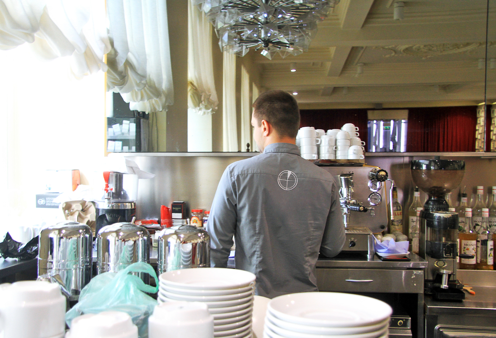 Нейминг и айдентика кафе Премьера — Изображение №7 — Брендинг на Dprofile